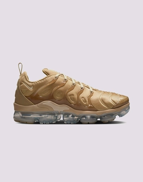 Fashion models Nike Air VaporMax Plus Denim - based fashion