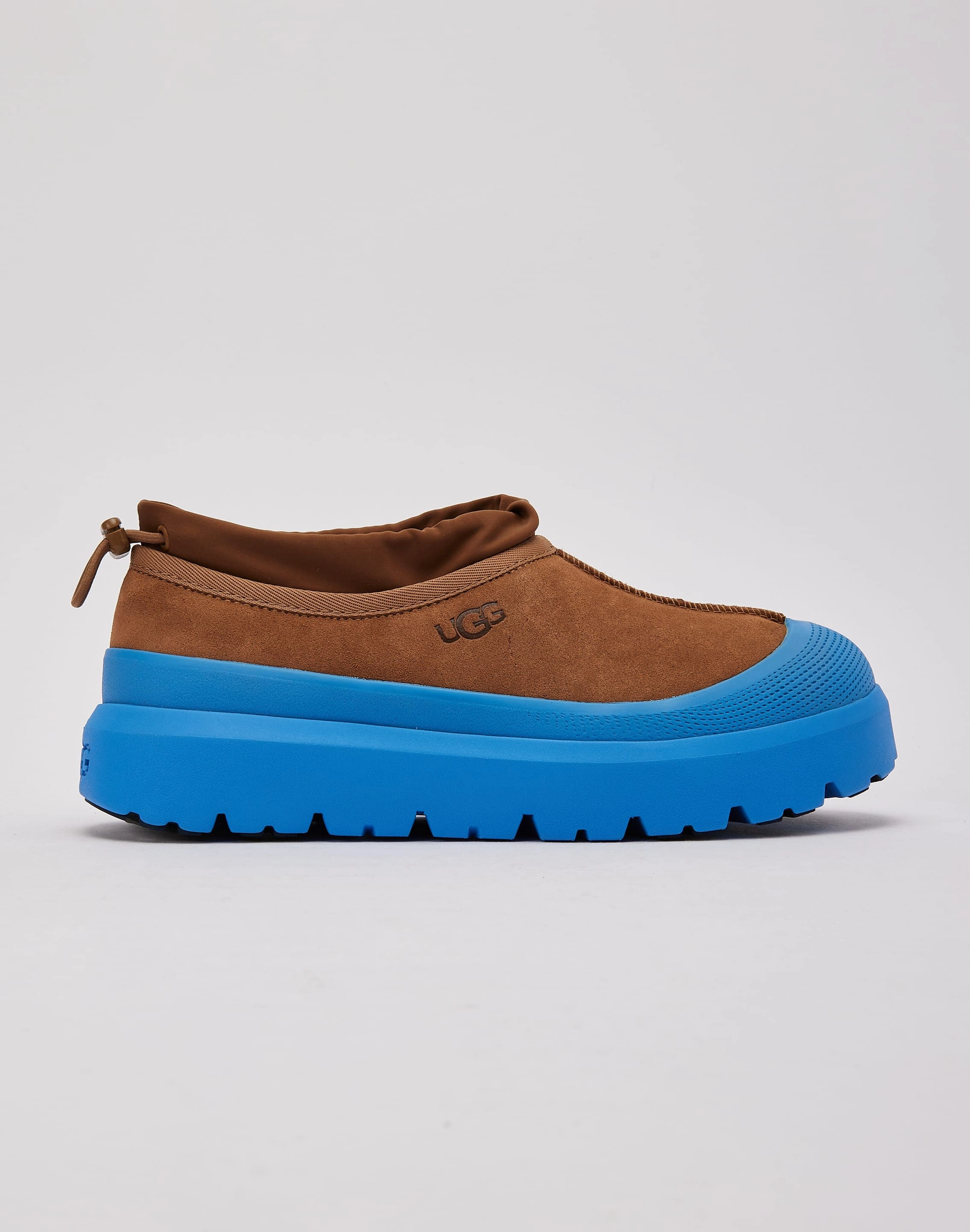 Fashion models UGG Tasman Weather Hybrid Fashion subscription services