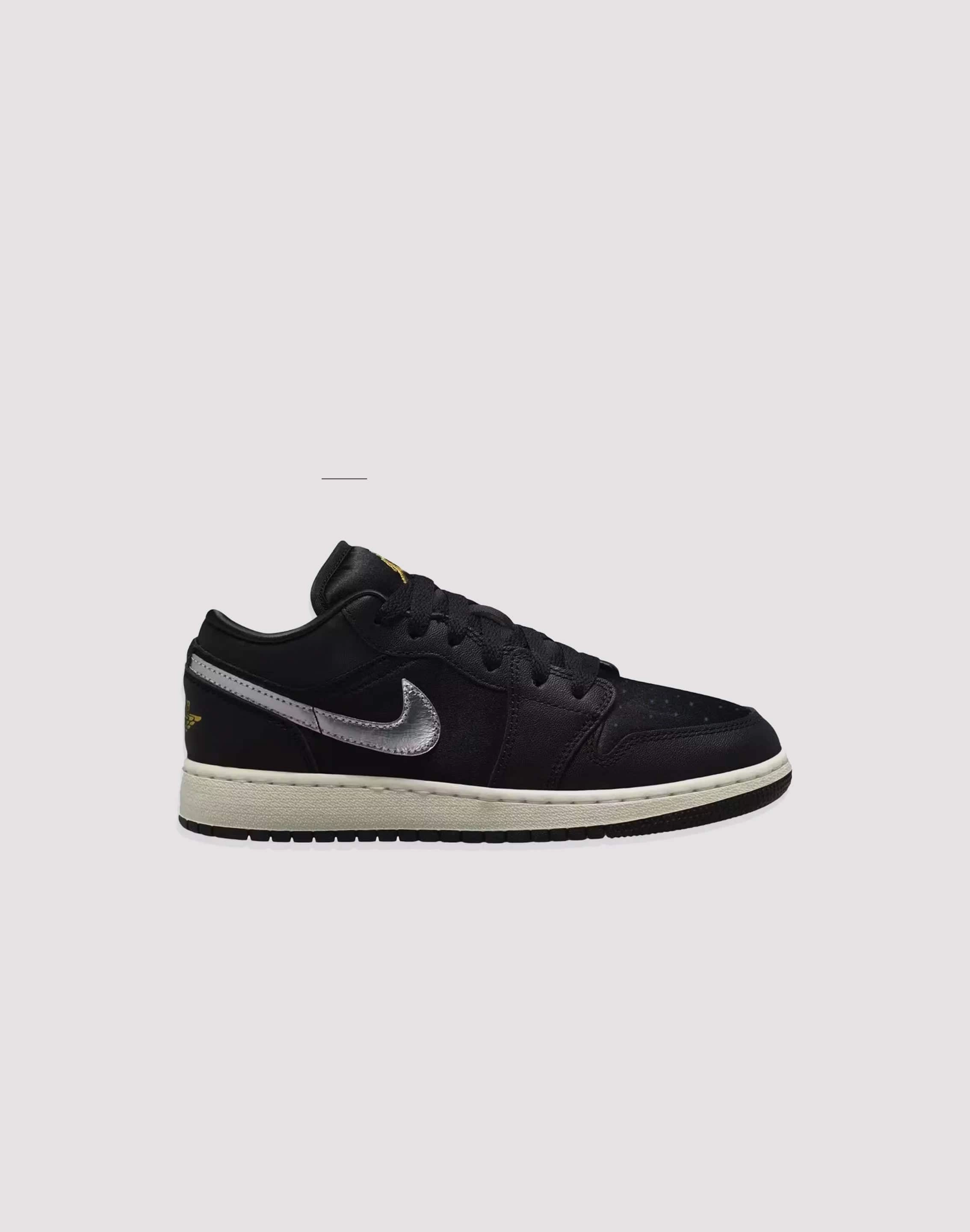 Fashion museums Jordan Air Jordan 1 Low Grade-School Fashion must - haves