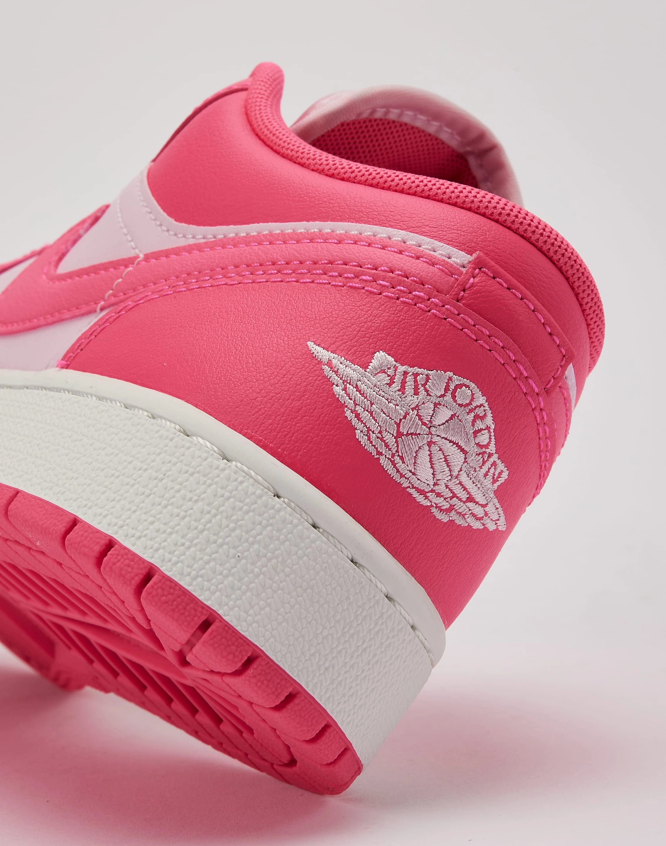 Fashion museums Jordan Air Jordan 1 Low Grade-School