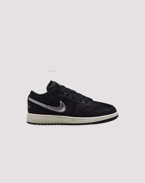 Fashion museums Jordan Air Jordan 1 Low Grade-School Fashion must - haves