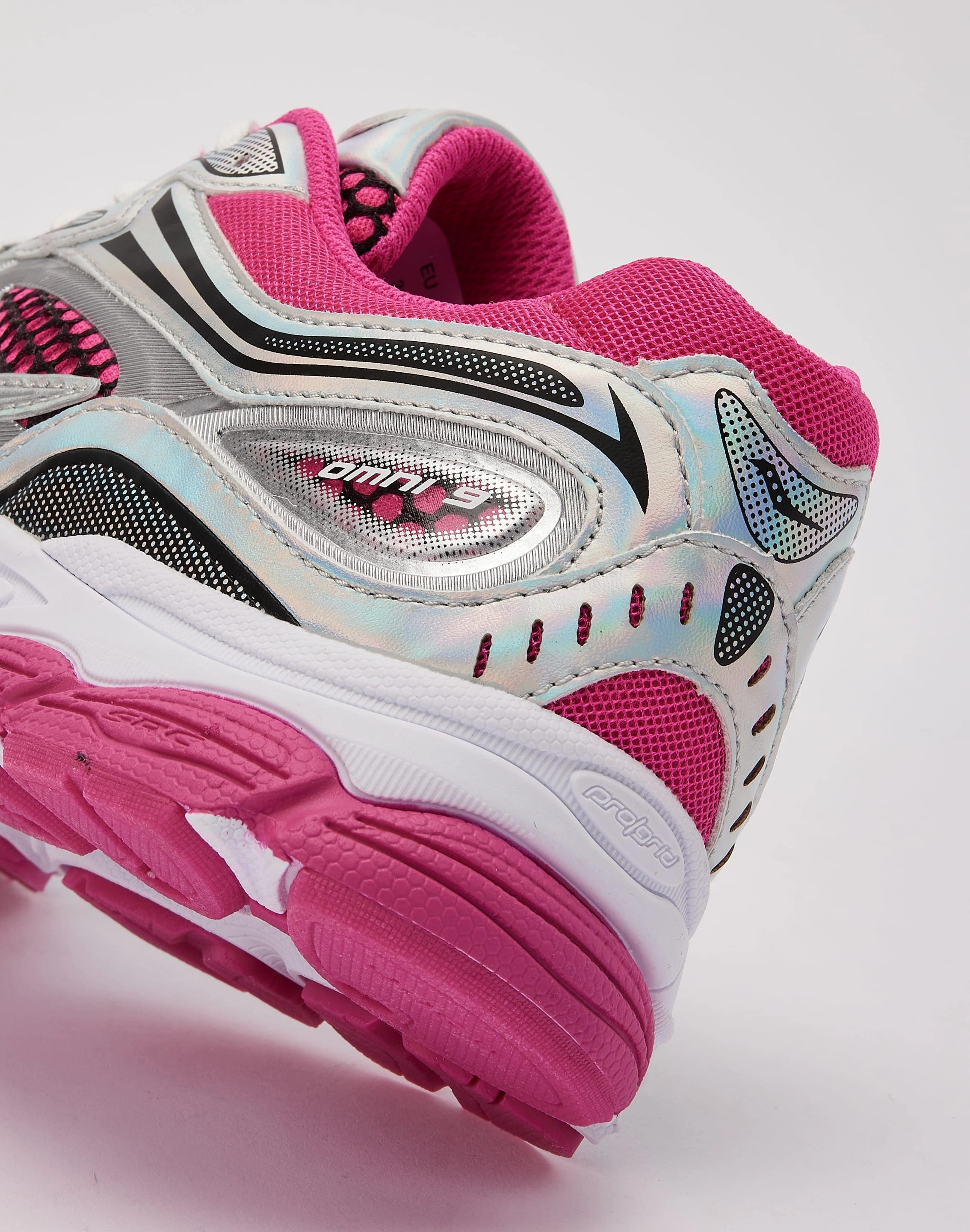 Fashion museums Saucony Omni 9 Grade-School