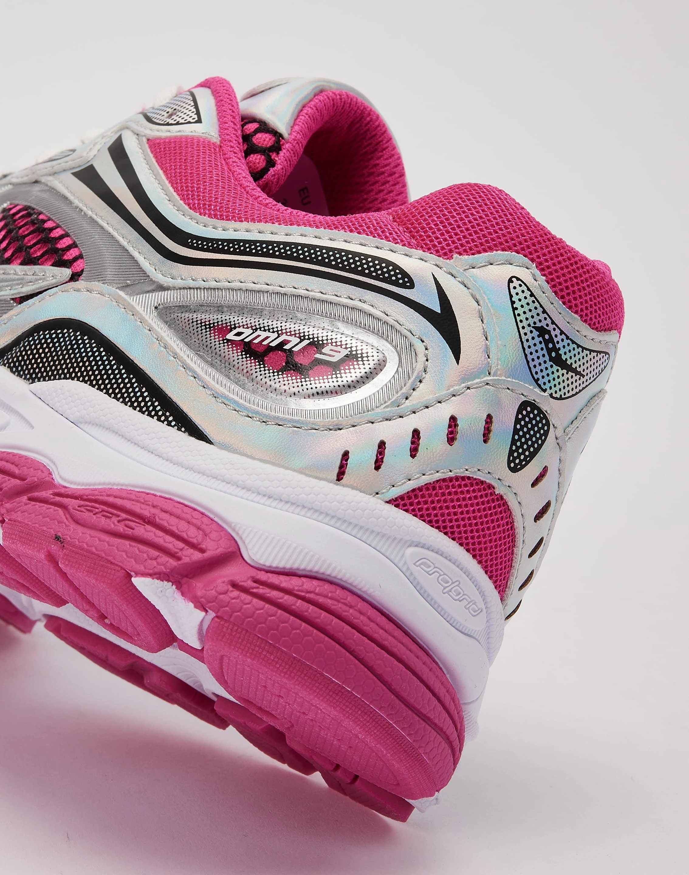 Fashion museums Saucony Omni 9 Grade-School