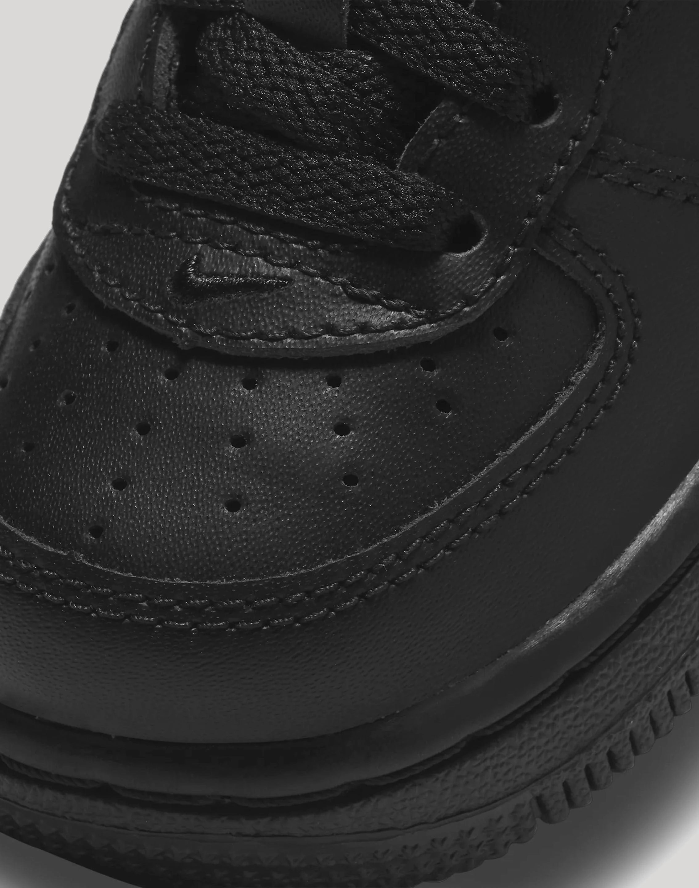 Fashion photography Nike Air Force 1 '07 Low Le Toddler