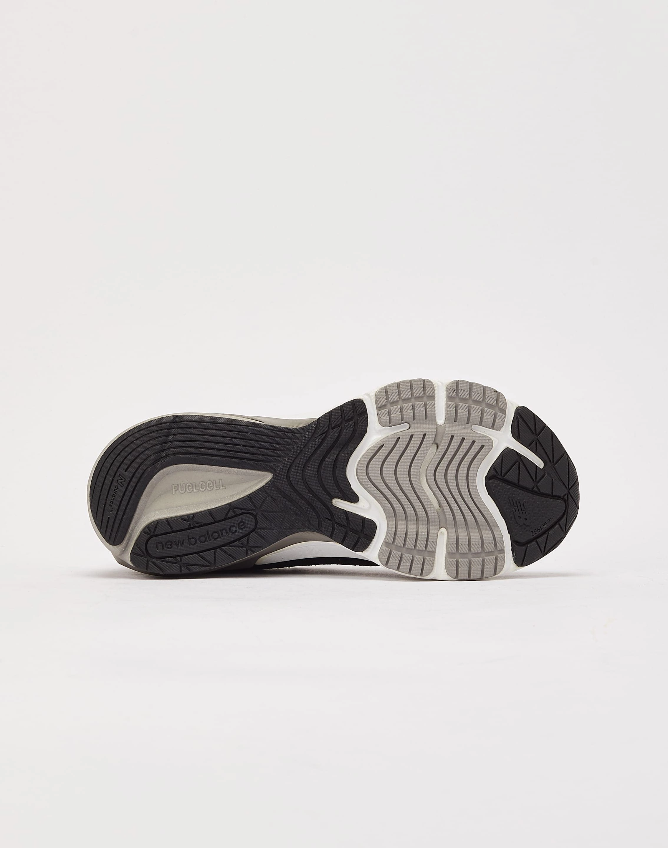 Fashion shows New Balance 990v6 Grade-School