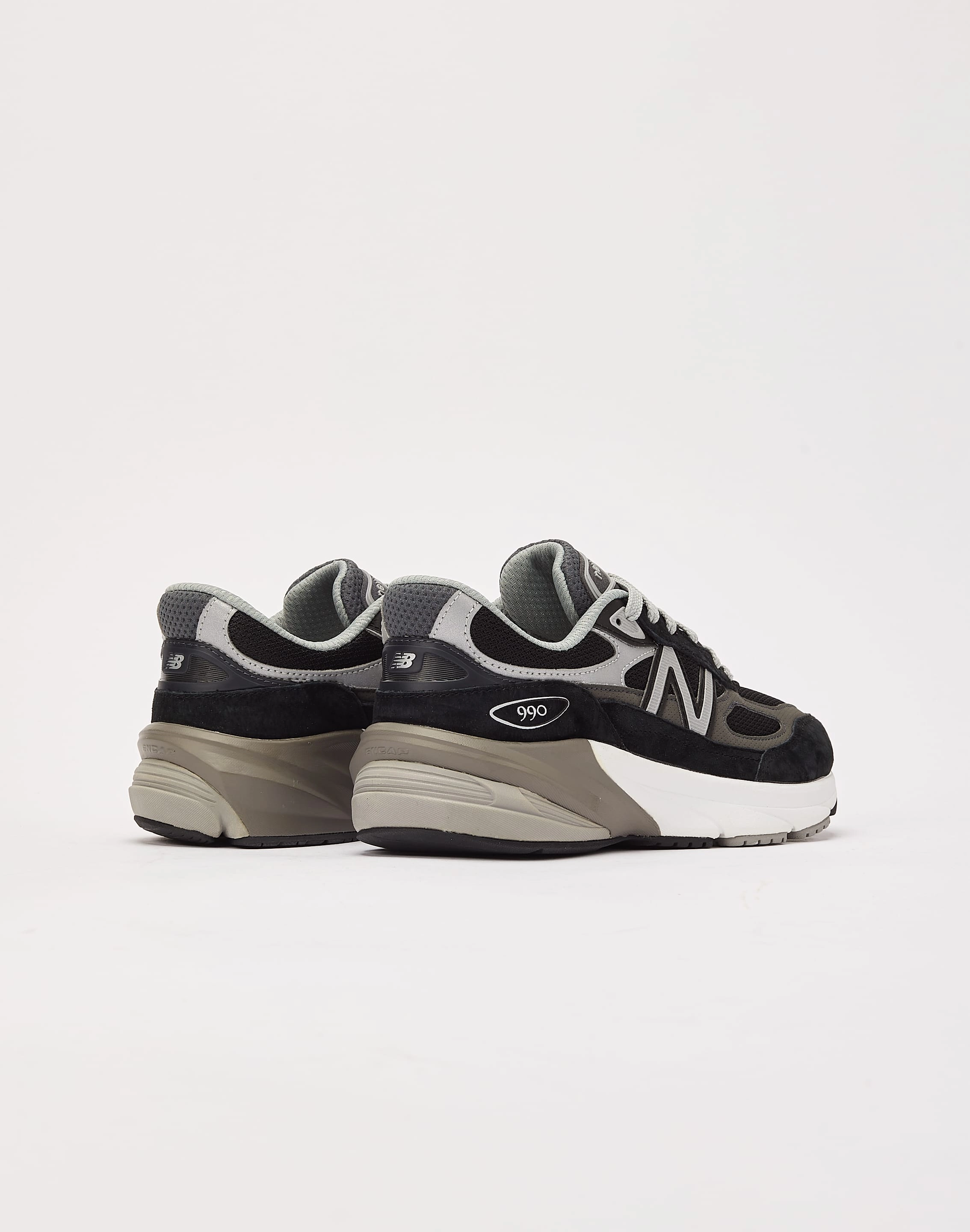 Fashion shows New Balance 990v6 Grade-School