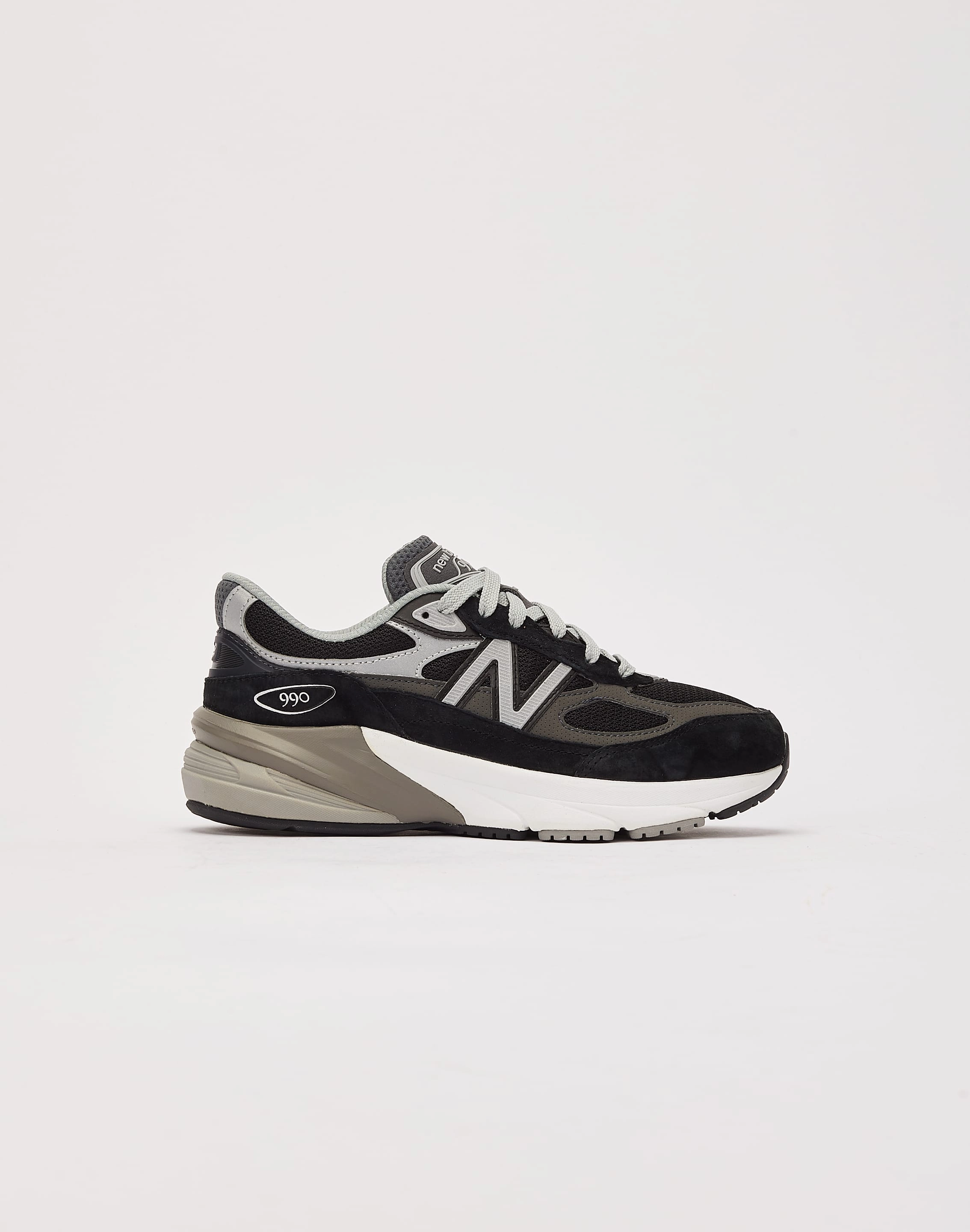 Fashion shows New Balance 990v6 Grade-School Casual wear options