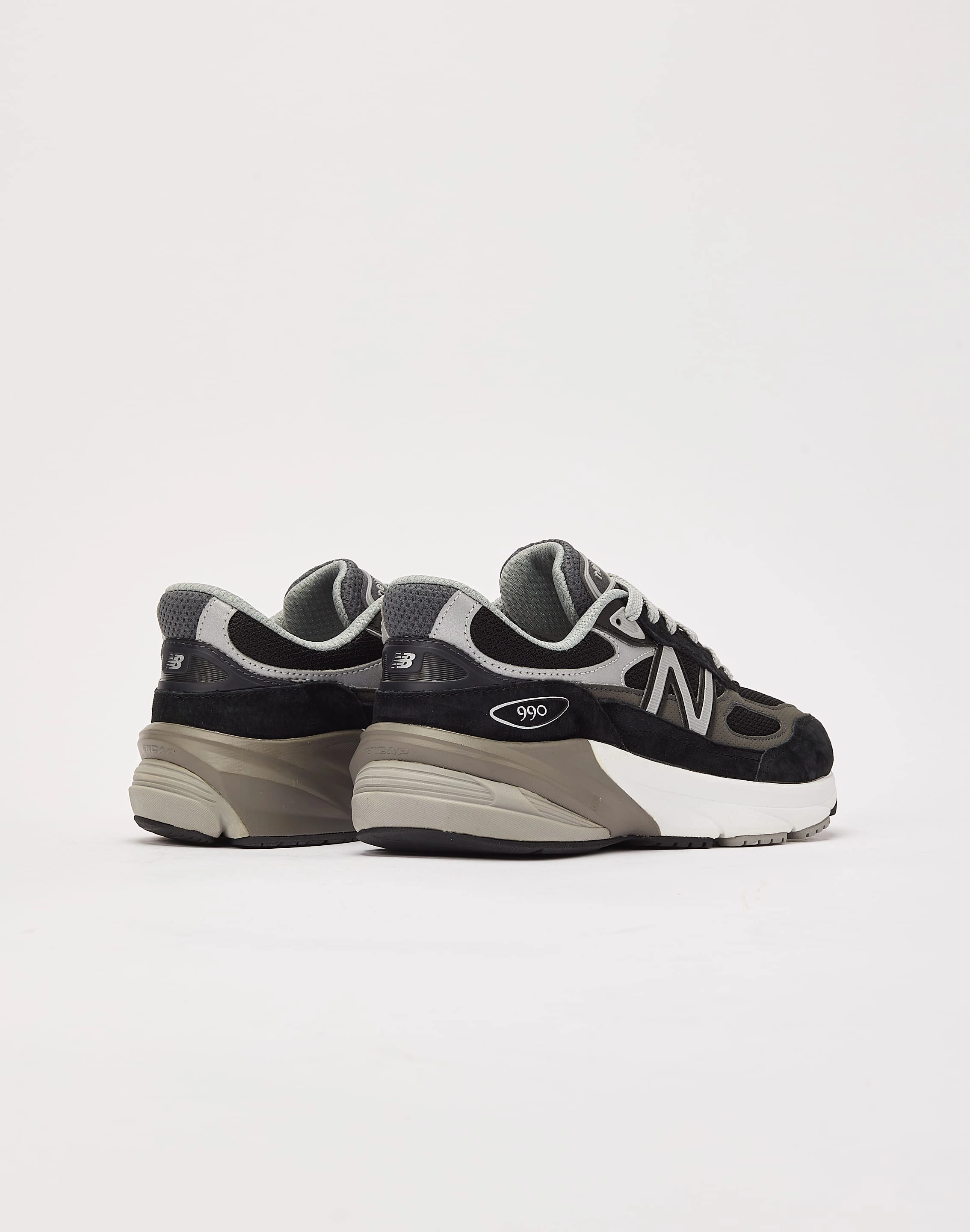 Fashion shows New Balance 990v6 Grade-School