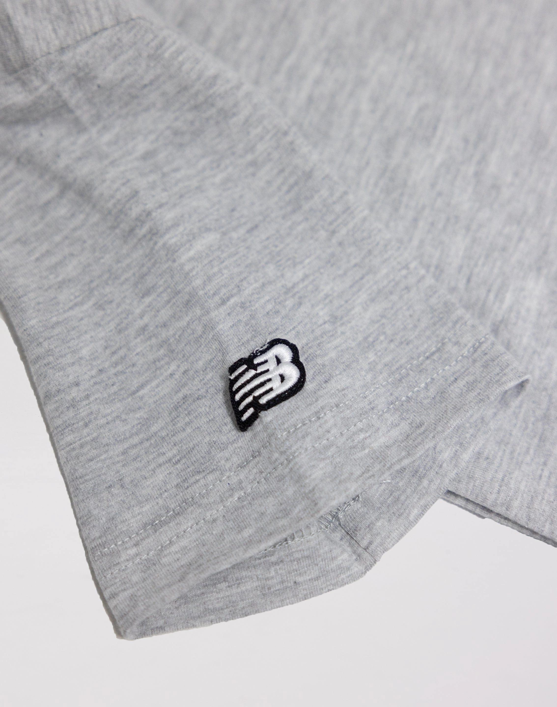 Fashion shows New Balance Essentials Stacked Logo Tee Grade-School