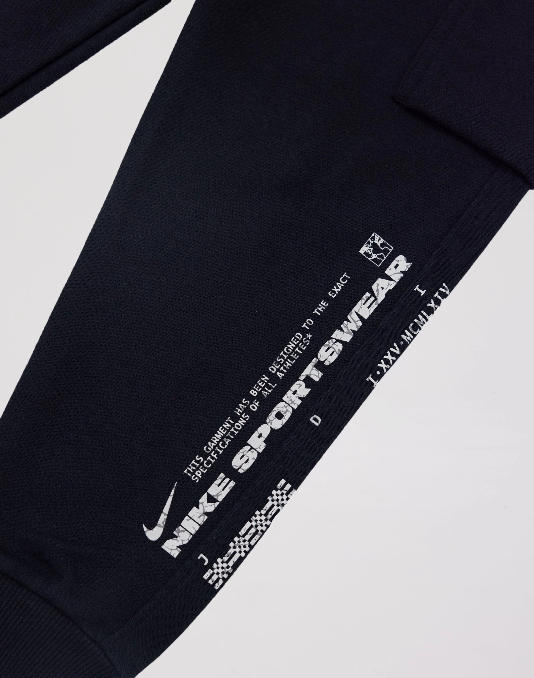 Fashion shows Nike Club Fleece Cargo Joggers Grade-School