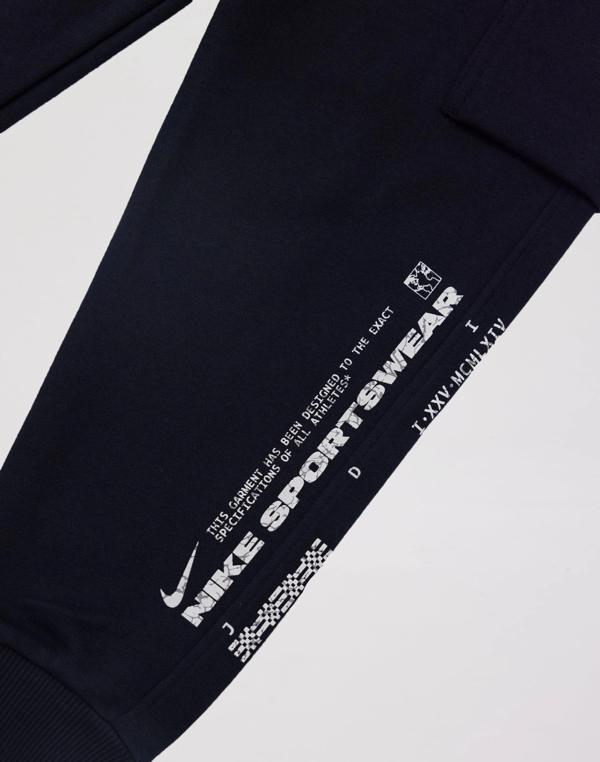 Fashion shows Nike Club Fleece Cargo Joggers Grade-School