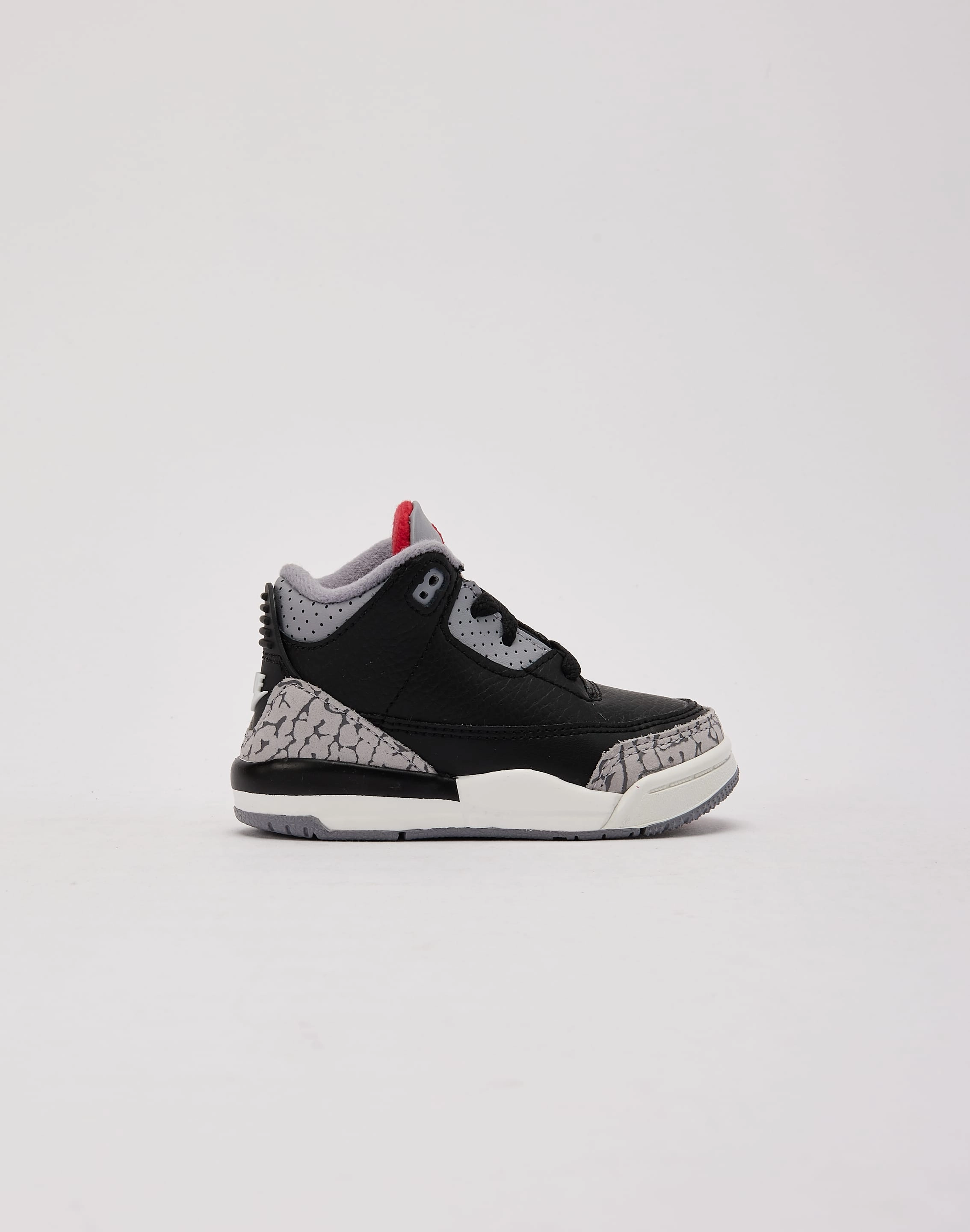 Seasonal wear Jordan Air Jordan 3 Retro 'Black Cement' Toddler Fashion rental