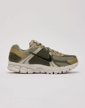 Fashionable options Nike Zoom Vomero 5 Leather - material fashion