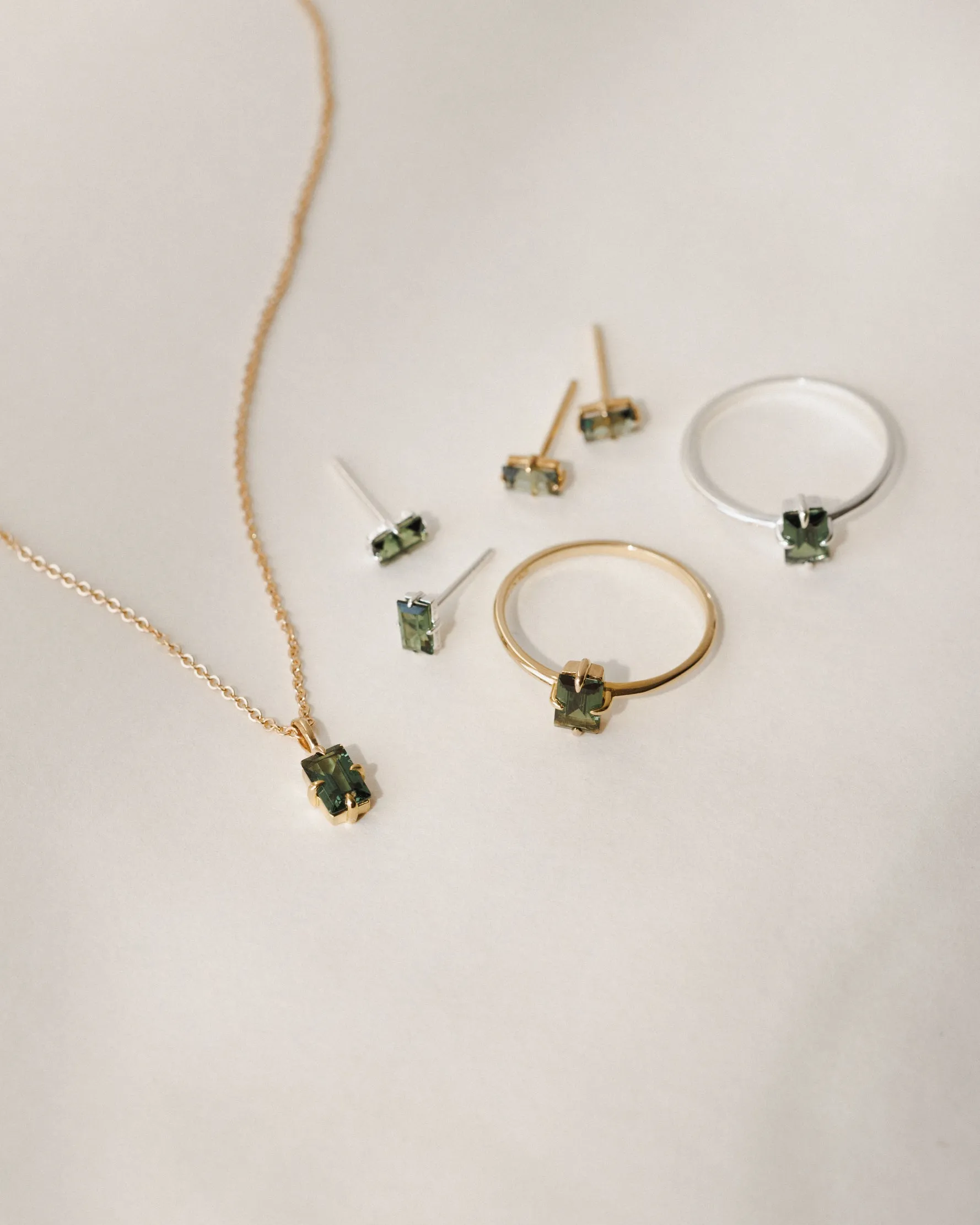 Forest Emerald Grand Baguette Necklace