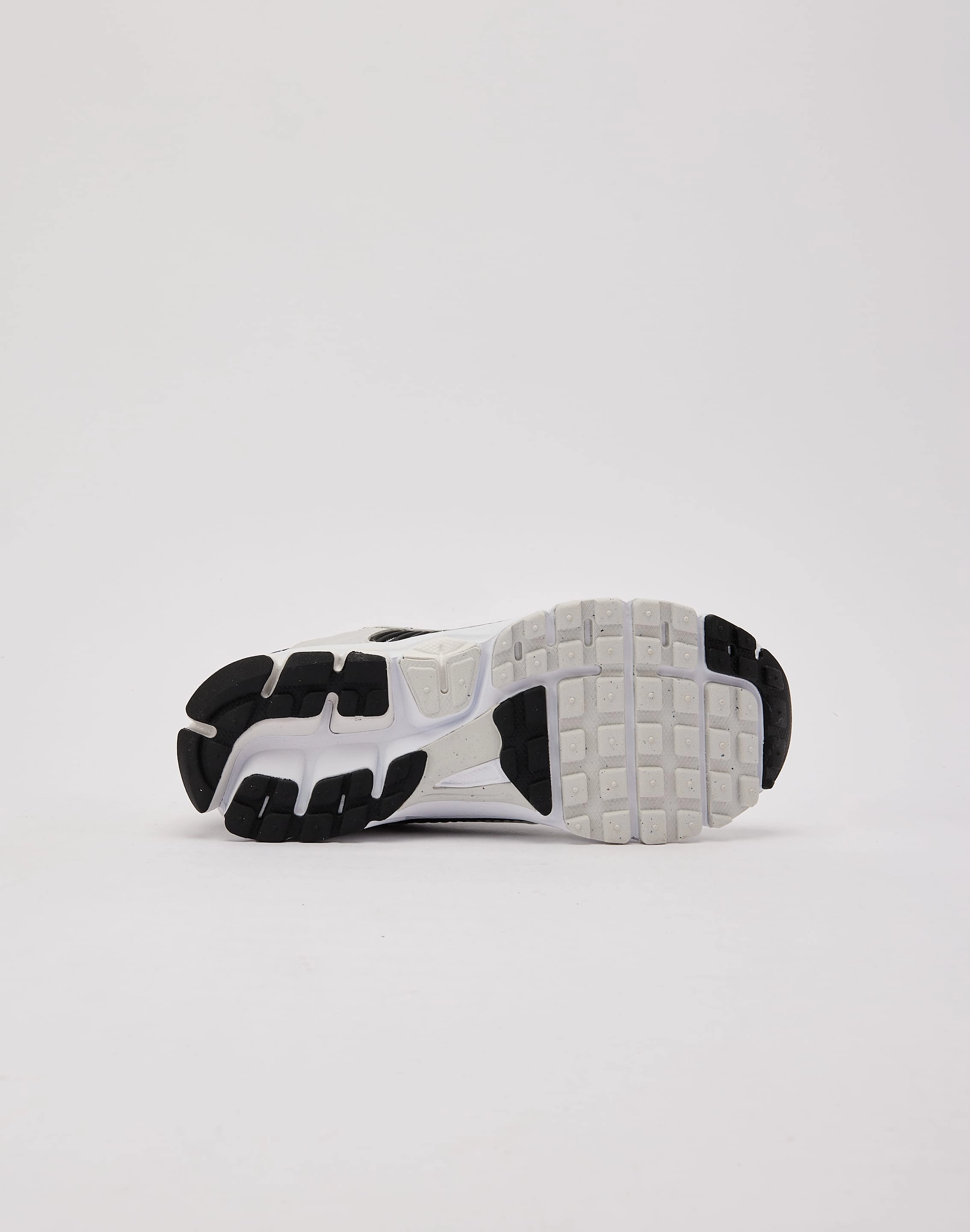 Free shipping offers Nike Zoom Vomero 5 Grade-School