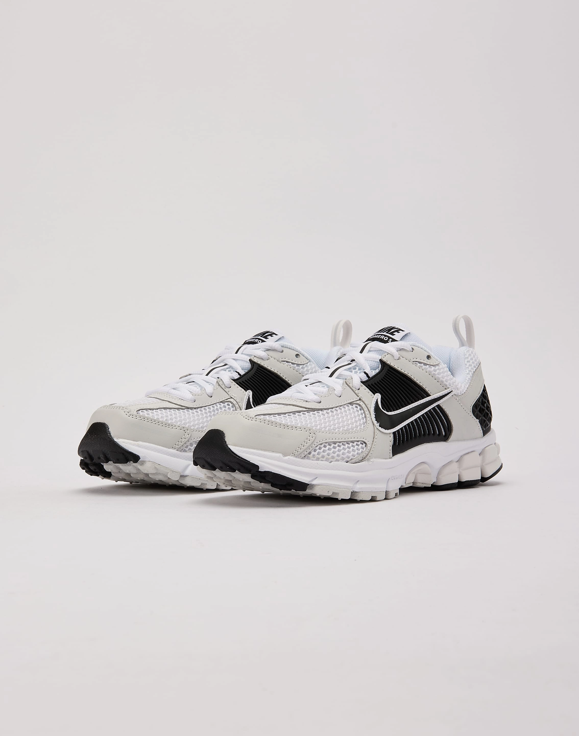 Free shipping offers Nike Zoom Vomero 5 Grade-School