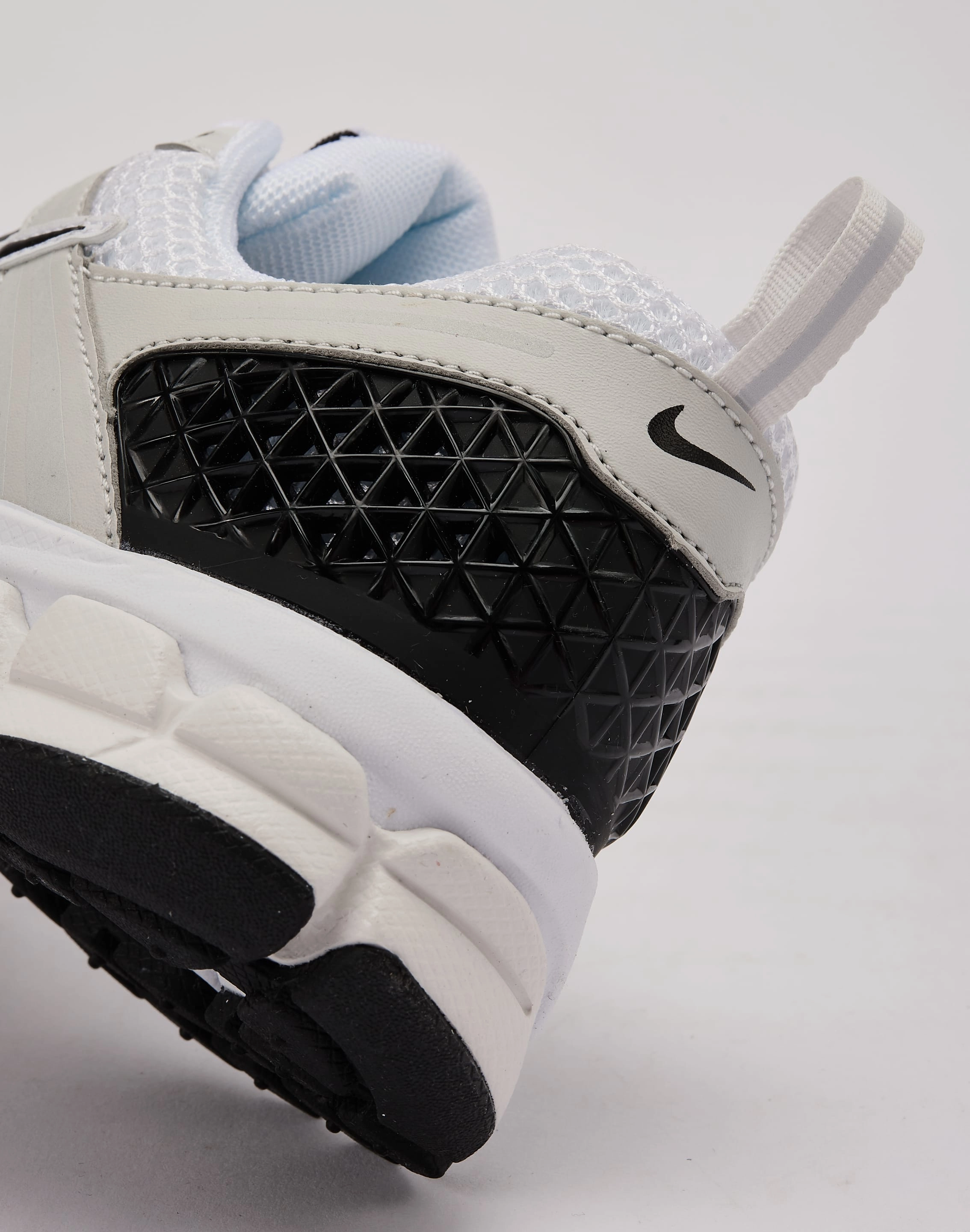 Free shipping offers Nike Zoom Vomero 5 Grade-School