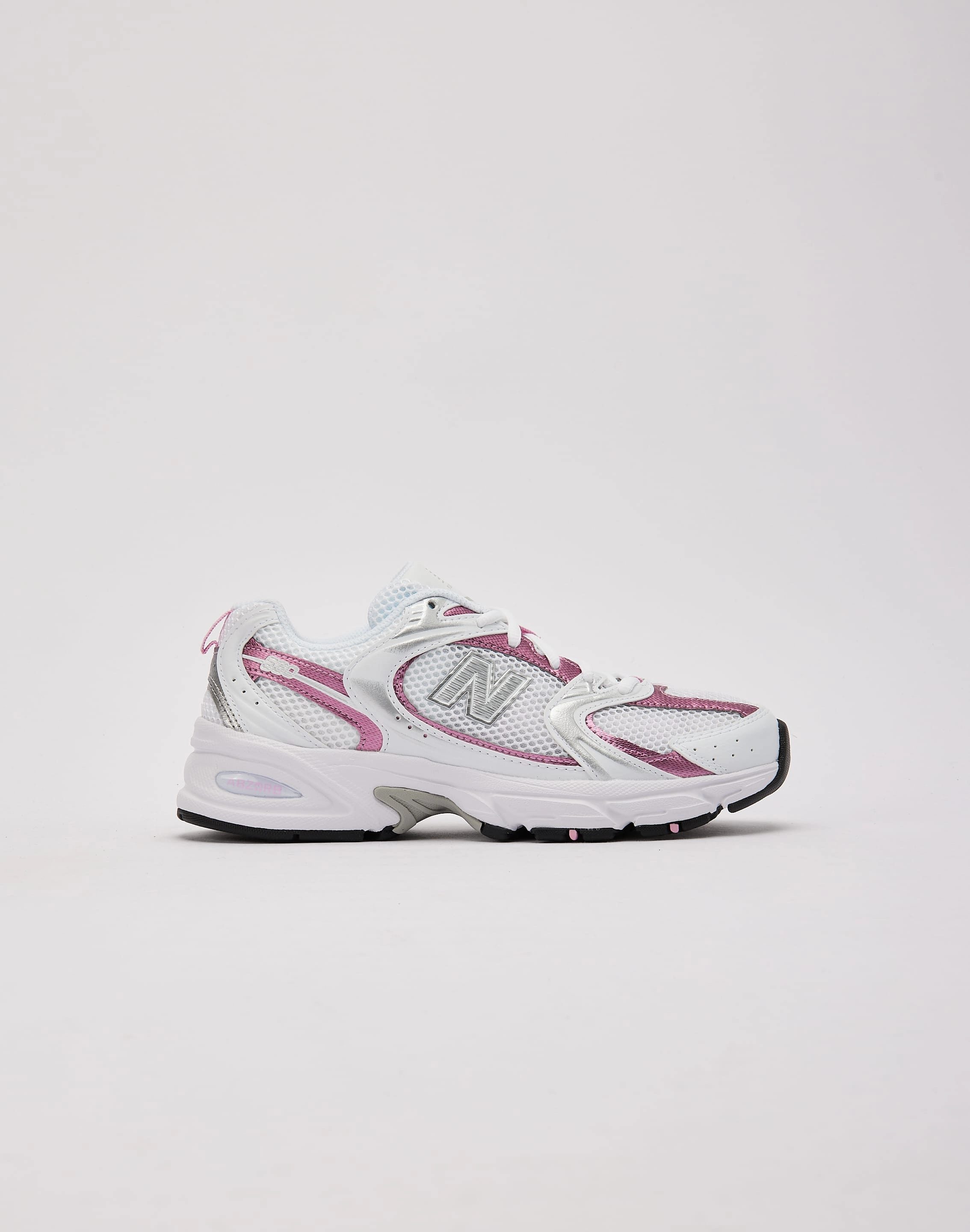 High - end fashion New Balance 530 Fashion exhibitions