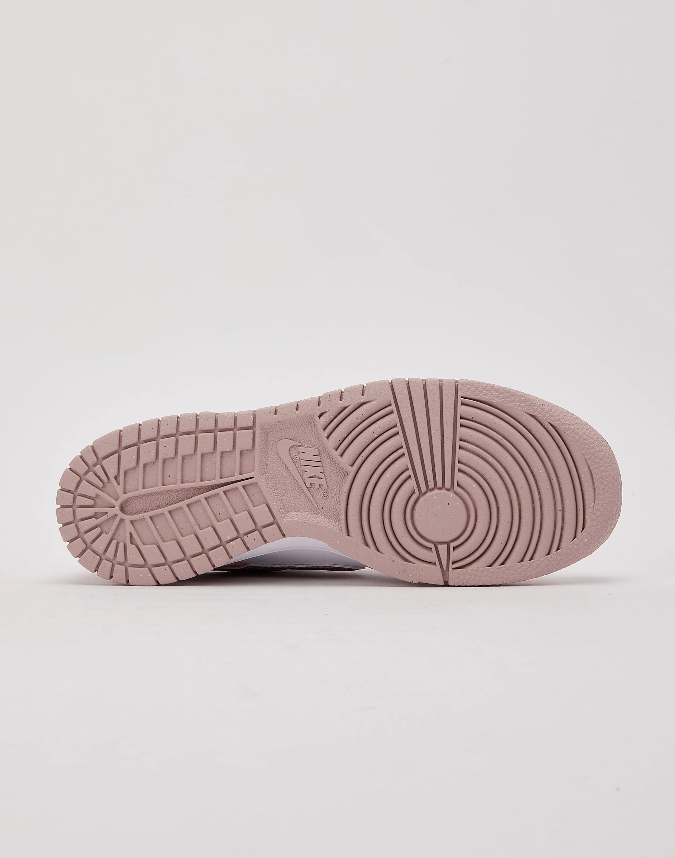 High - end fashion Nike Dunk Low Grade-School