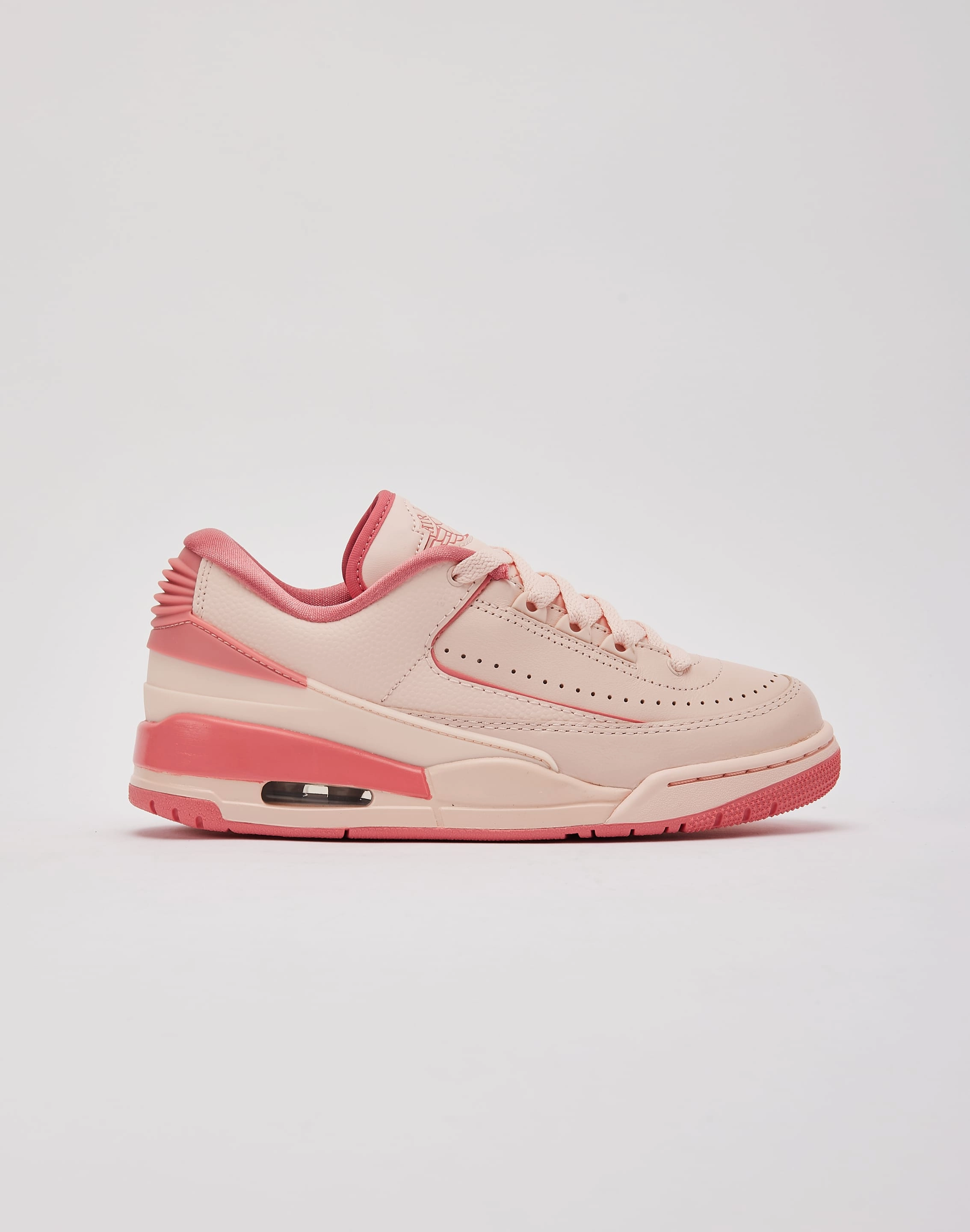 Jordan 2/3 Stylish products Fashion-forward items