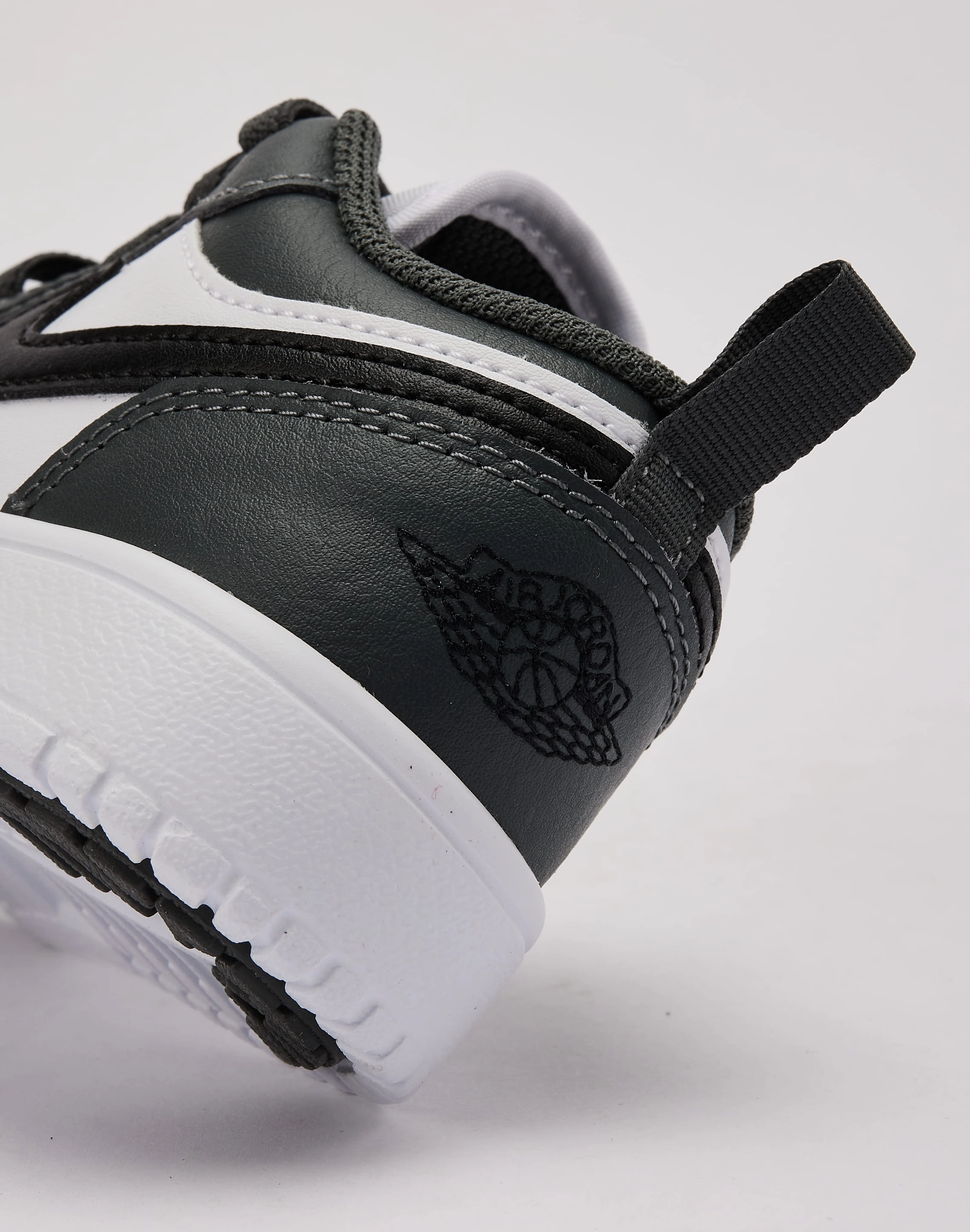 Jordan Air Jordan 1 Low Alt Pre-School Designer fashion items