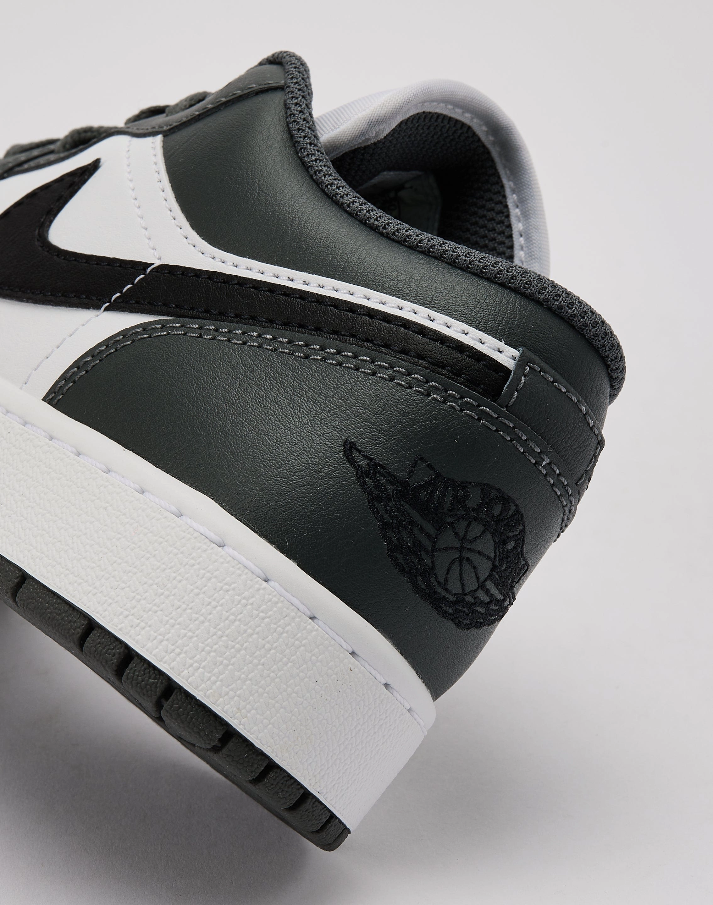 Jordan Air Jordan 1 Low Grade-School Organic fashion products