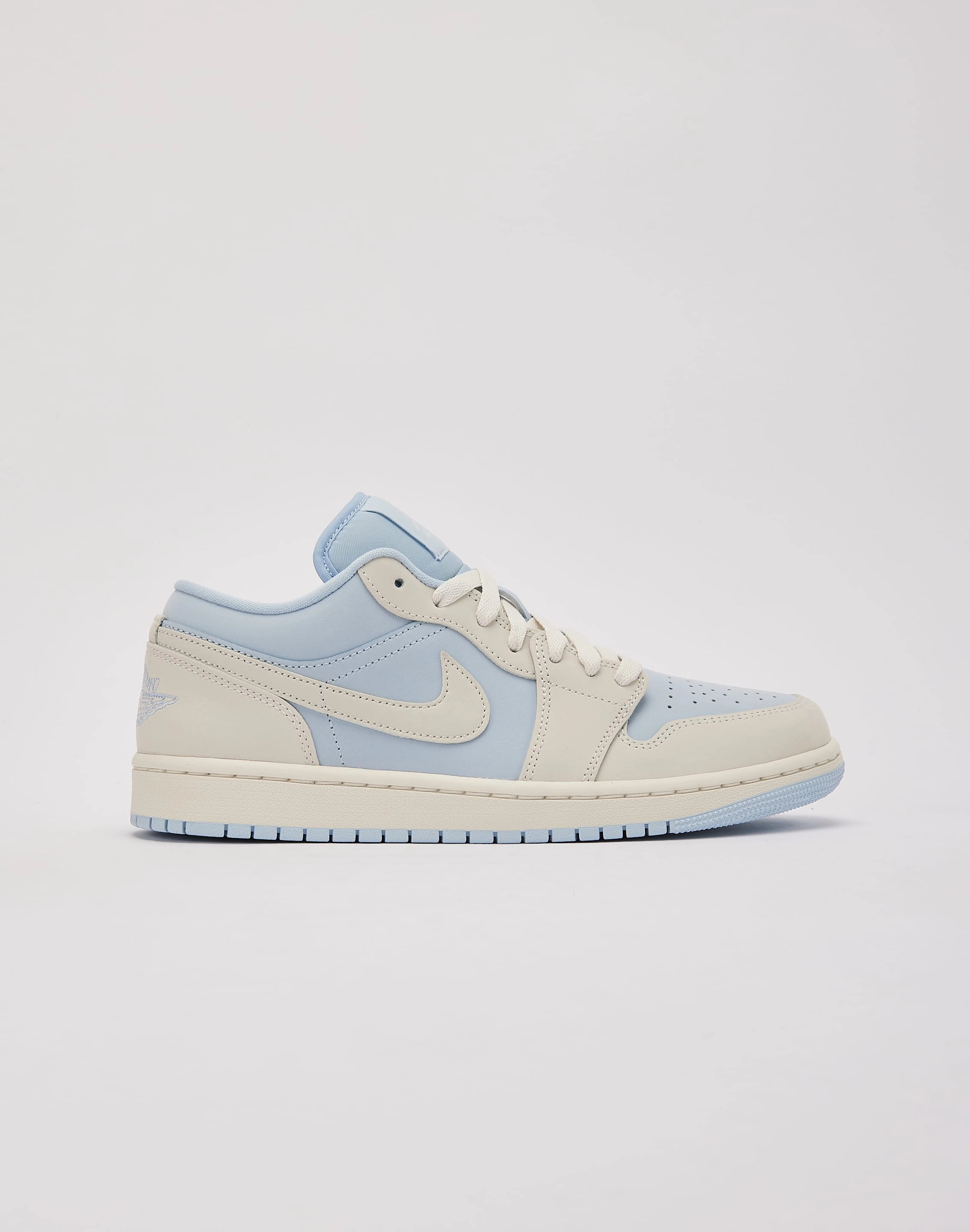 Jordan Air Jordan 1 Low SE Fashion-forward items Fashion must - haves