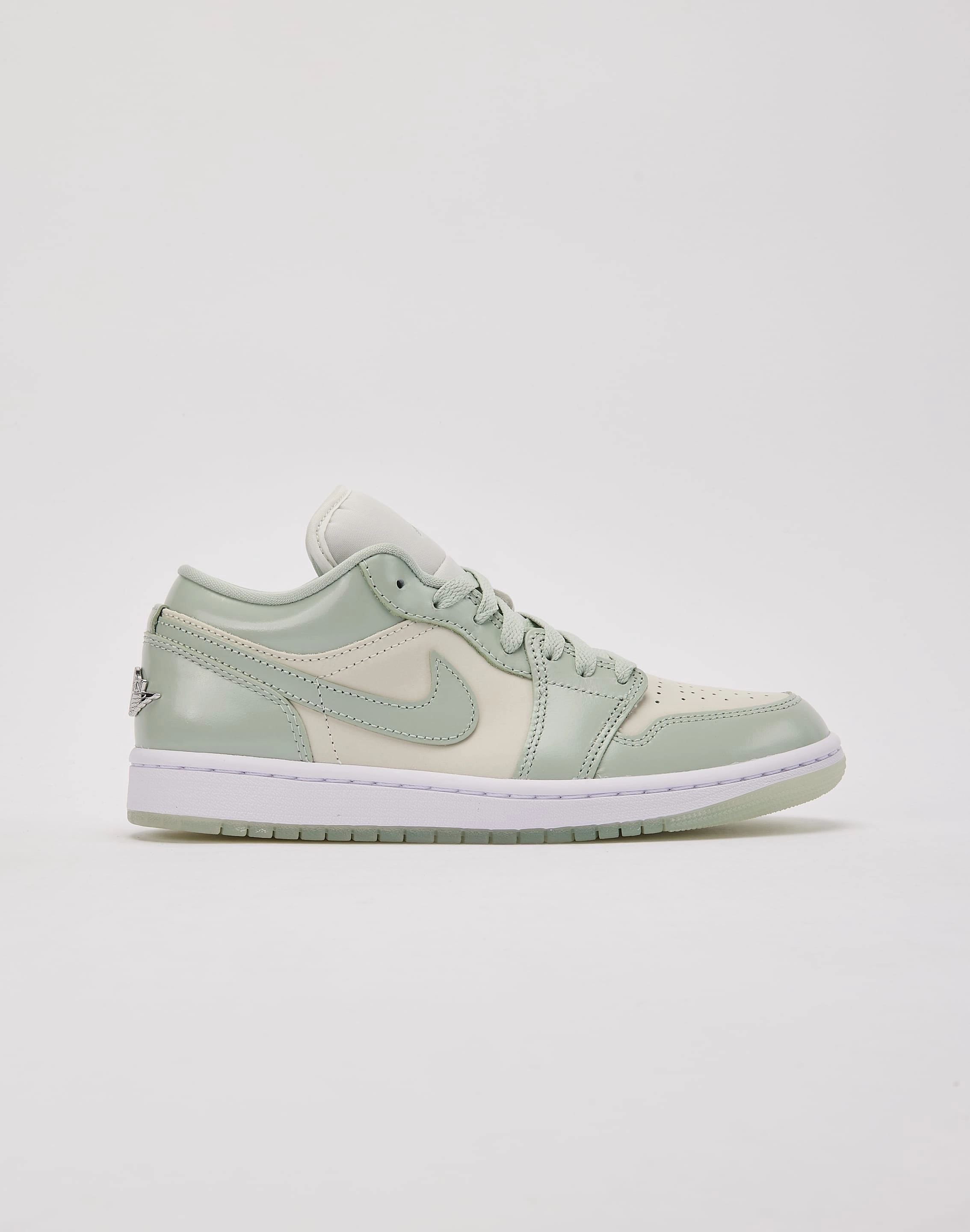 Jordan Air Jordan 1 Low SE Fashion-forward items Fashion technology