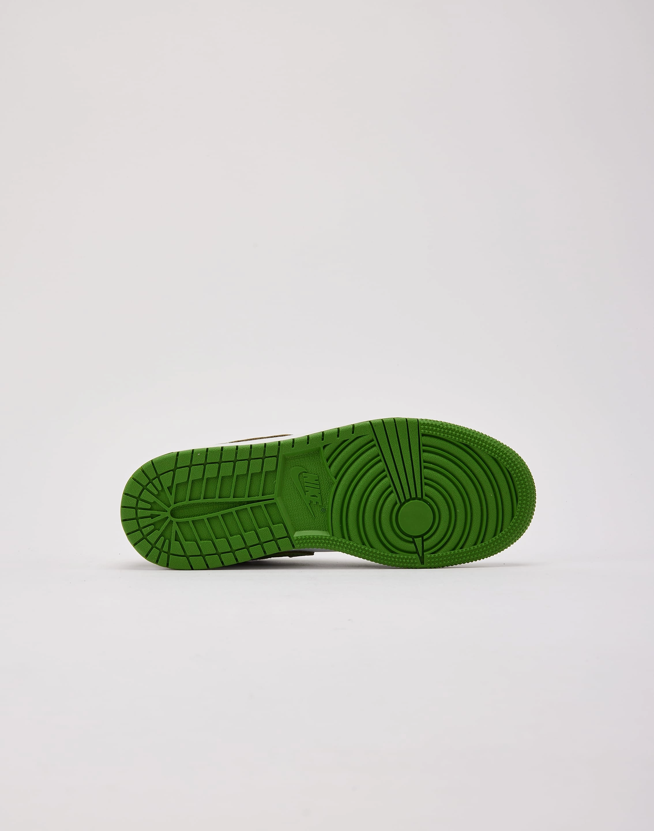 Jordan Air Jordan 1 Low SE Grade-School Casual wear options