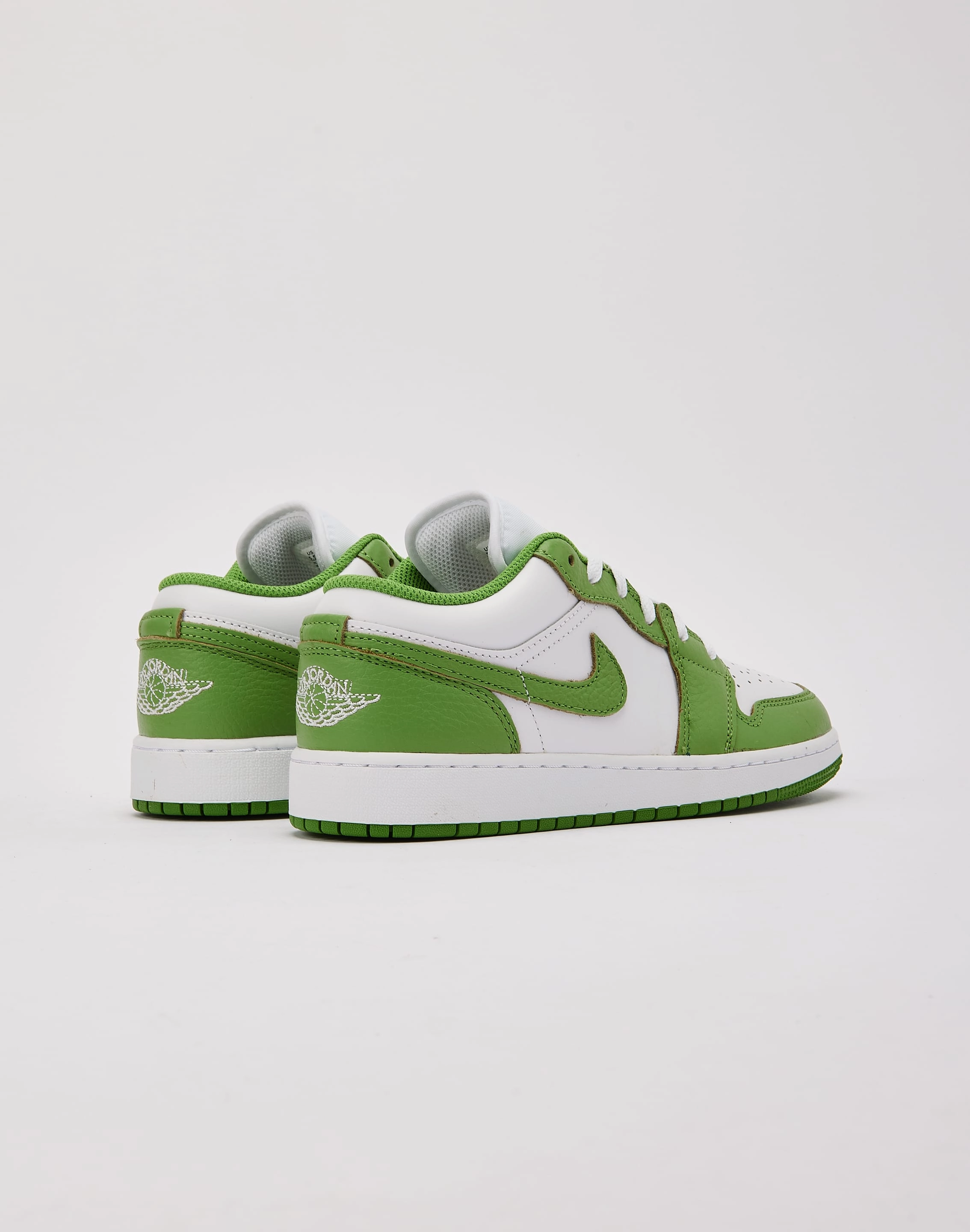 Jordan Air Jordan 1 Low SE Grade-School Casual wear options