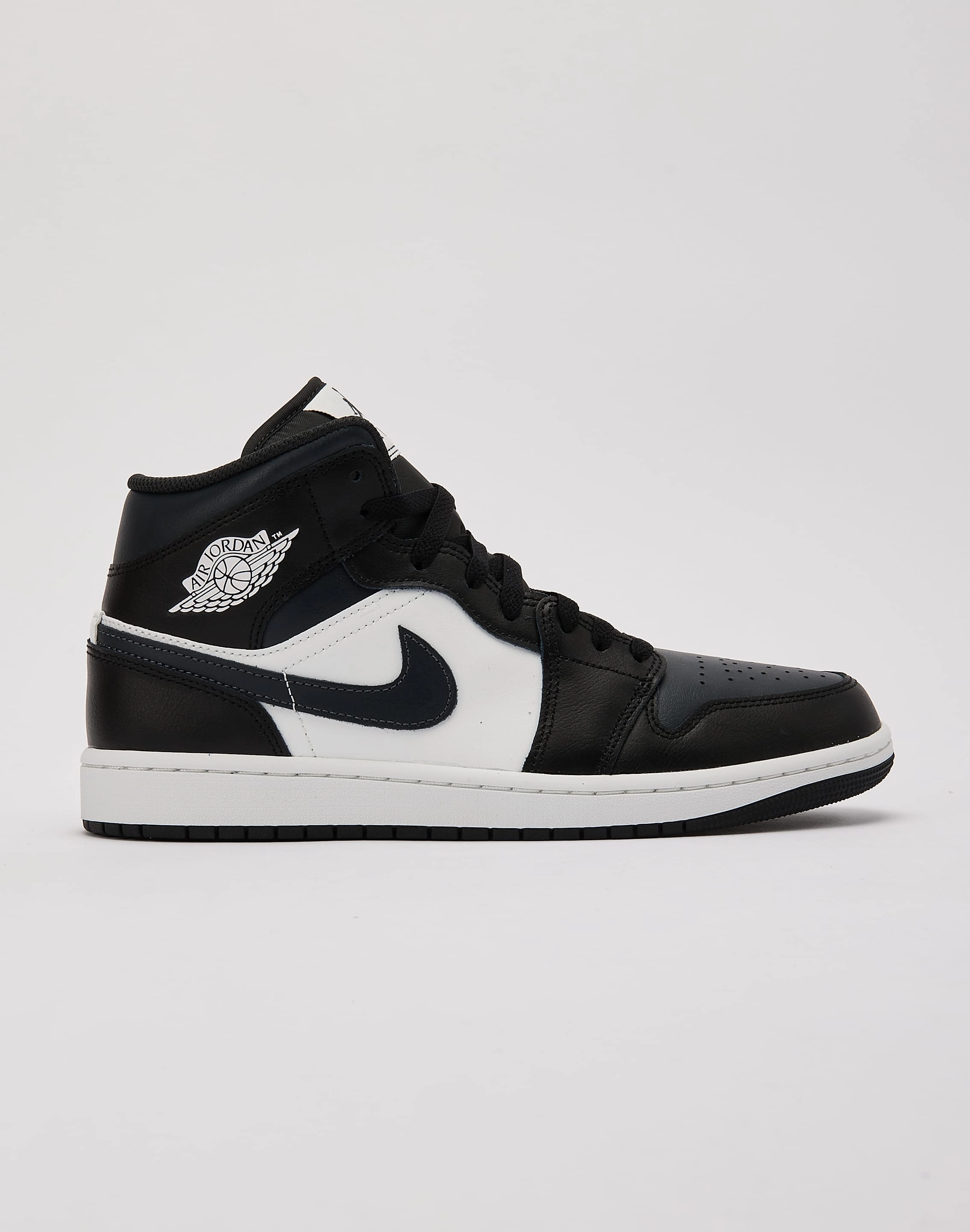 Wardrobe staples Jordan Air Jordan 1 Mid Fashion labels