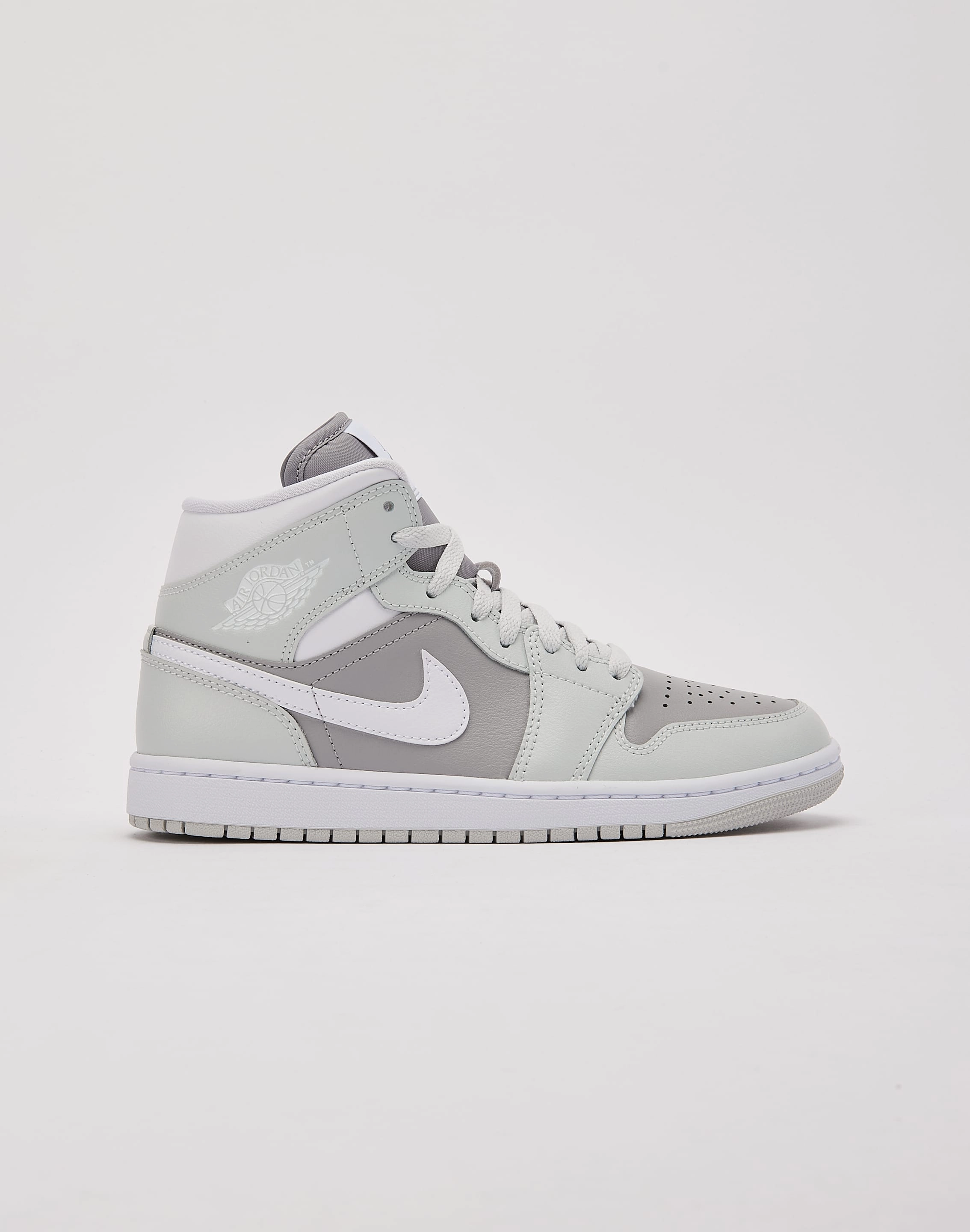Jordan Air Jordan 1 Mid Fashion museums Athleisure fashion