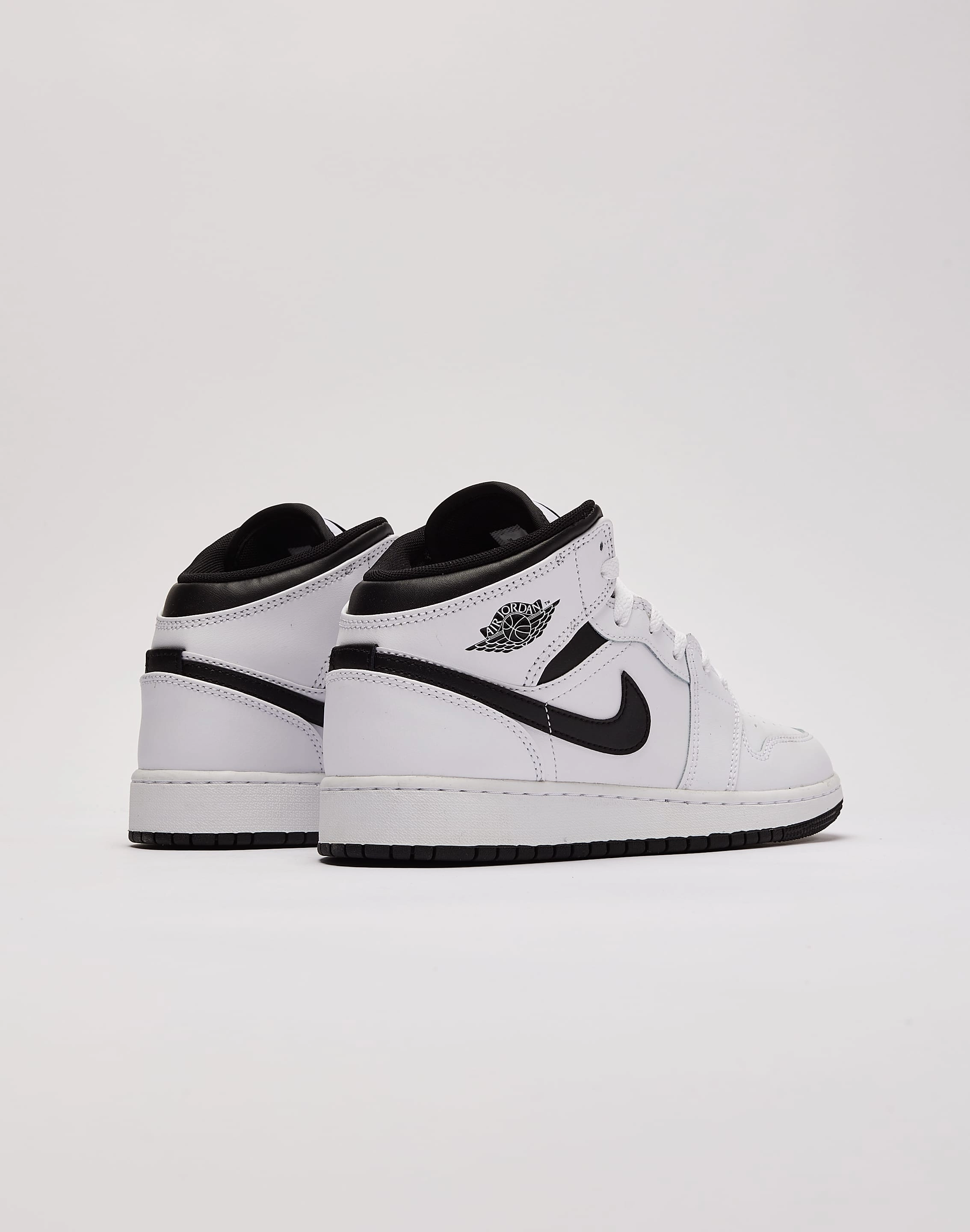 Jordan Air Jordan 1 Mid Grade-School Clothing and accessories