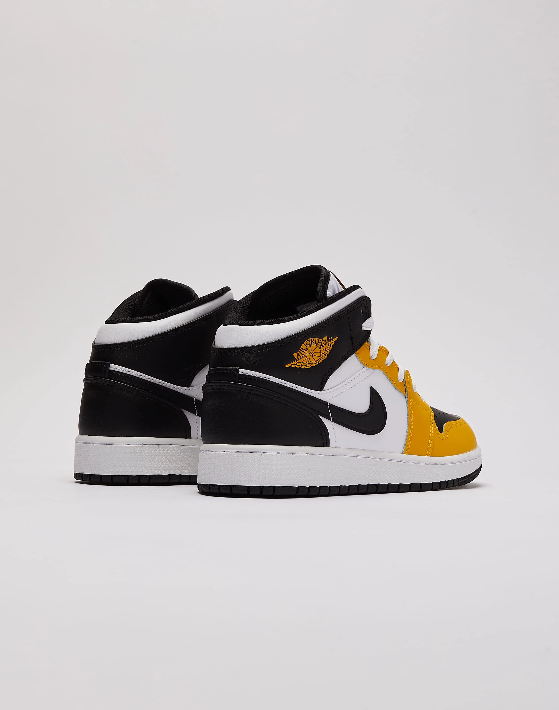 Jordan Air Jordan 1 Mid Grade-School Fashion culture
