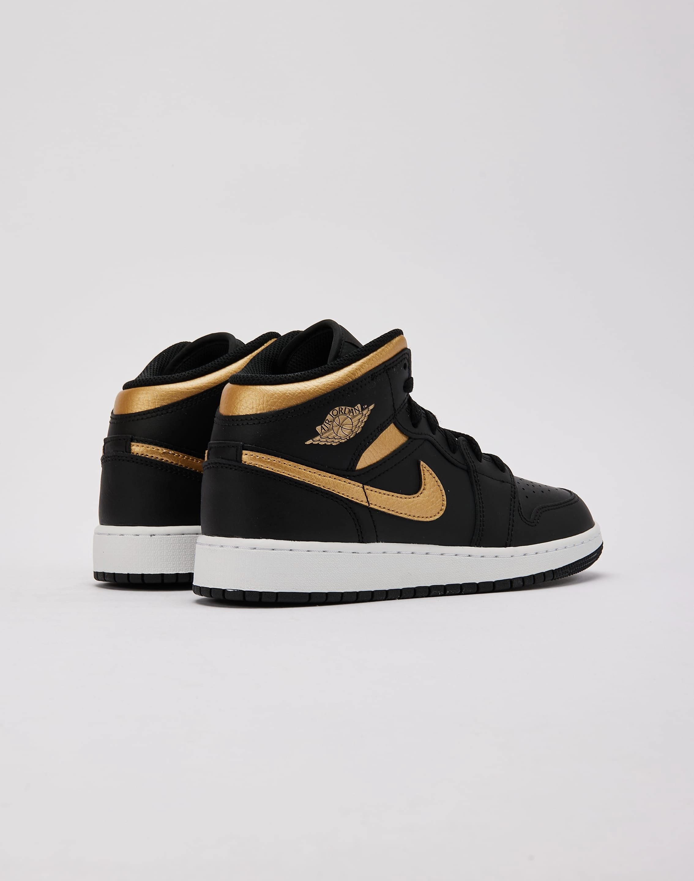 Jordan Air Jordan 1 Mid Grade-School Fashion customization