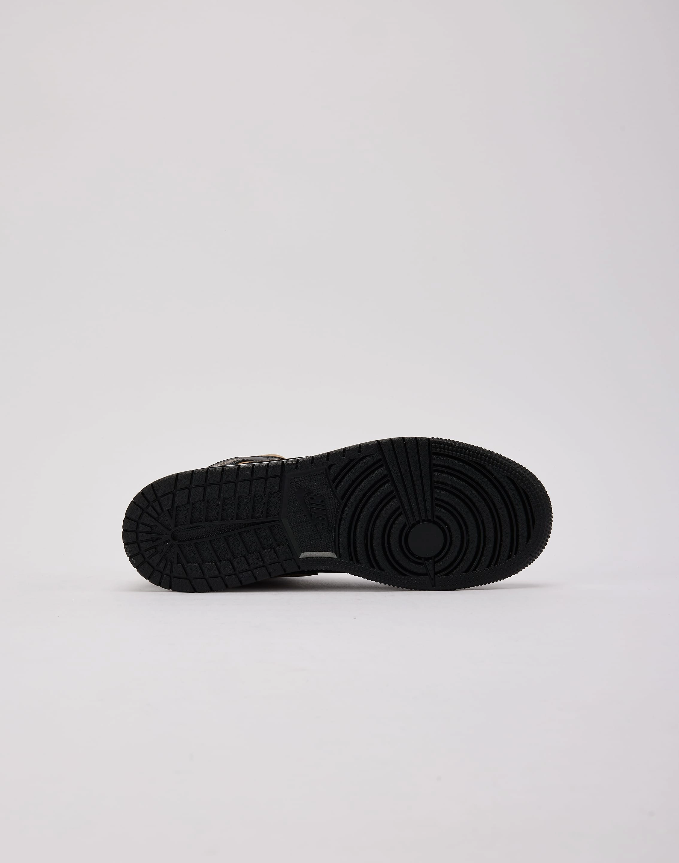 Jordan Air Jordan 1 Mid Grade-School Fashion customization