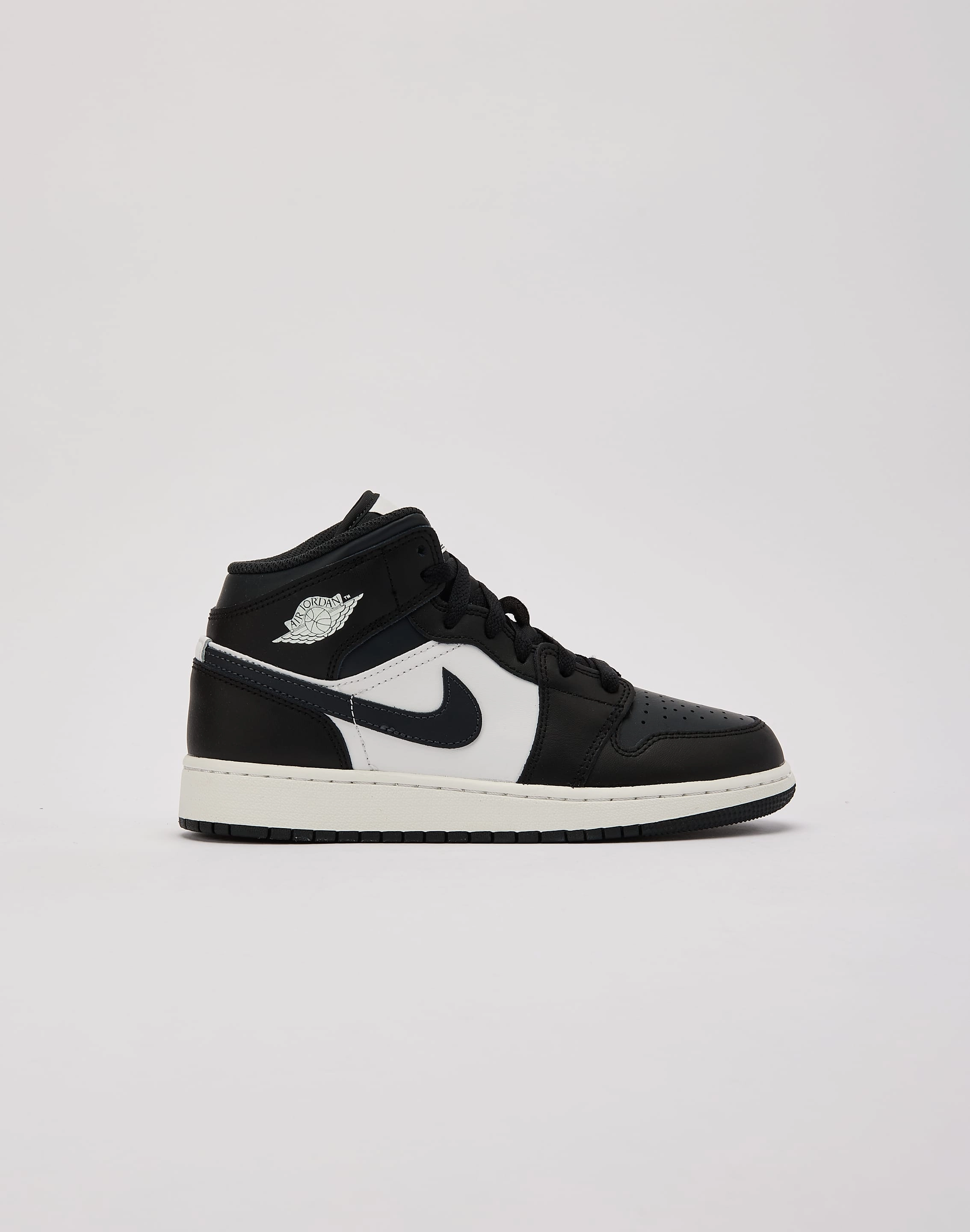 Jordan Air Jordan 1 Mid Grade-School Fashion inspiration Vintage - inspired fashion