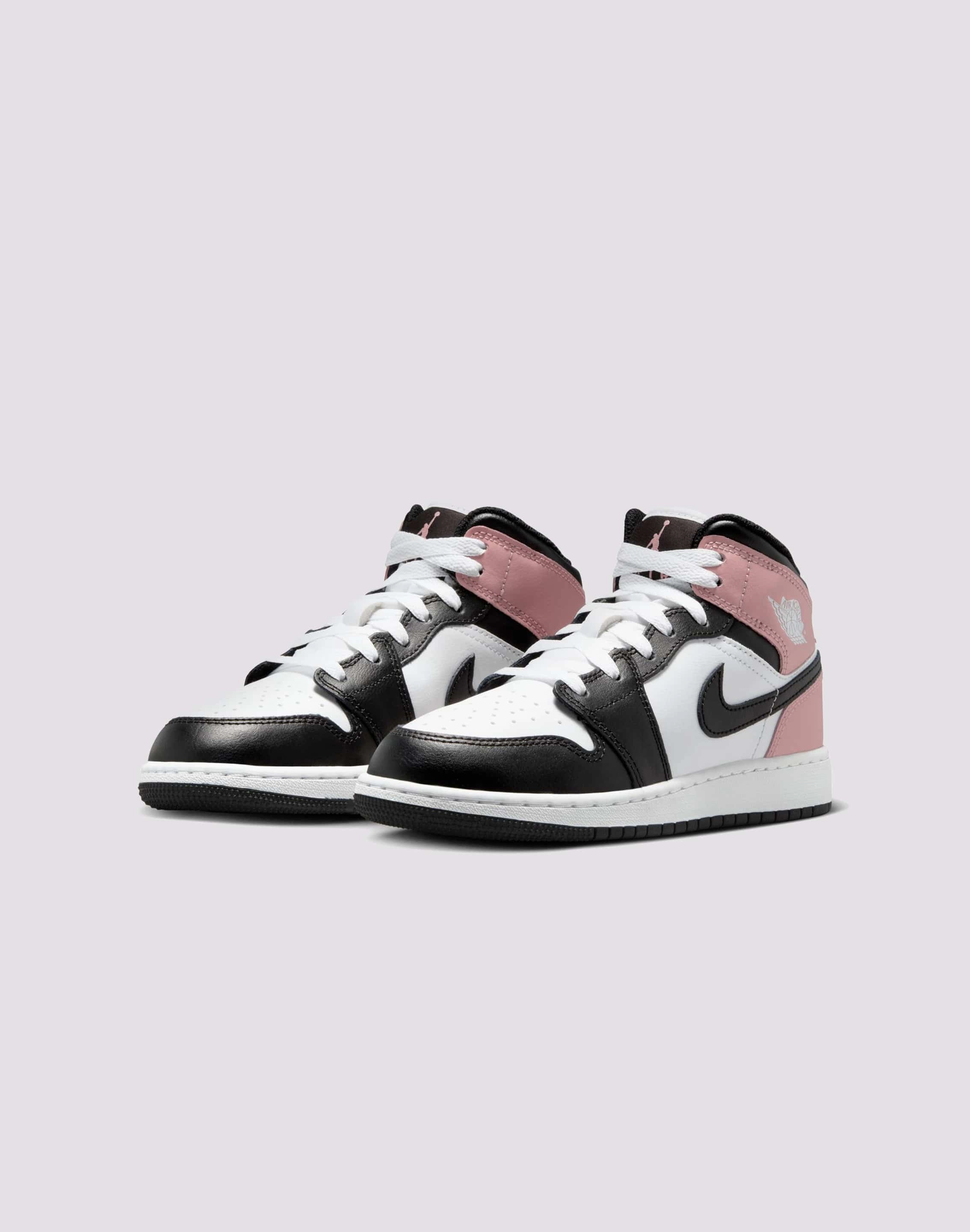 Jordan Air Jordan 1 Mid Grade-School Fashionable options
