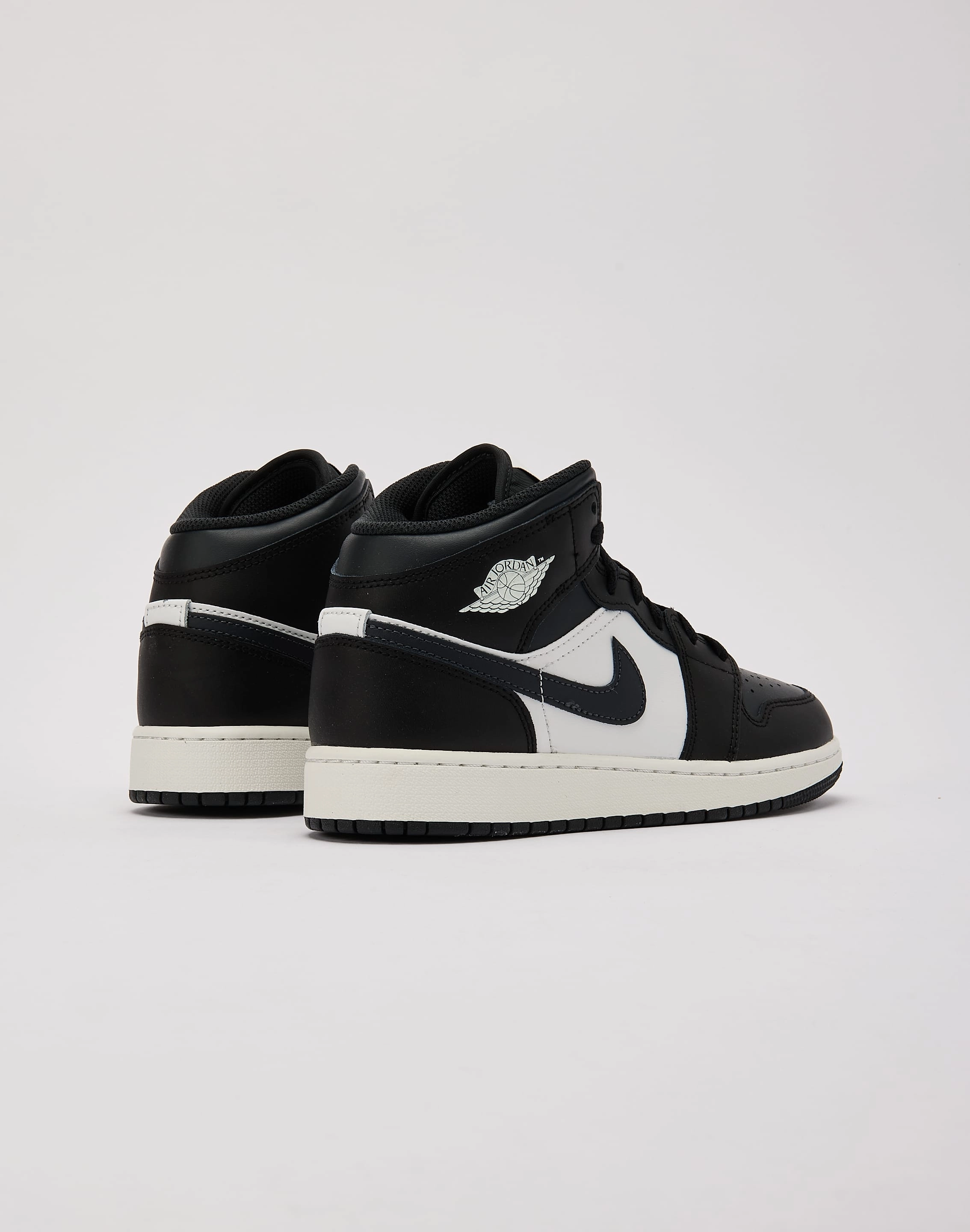 Jordan Air Jordan 1 Mid Grade-School Runway fashion