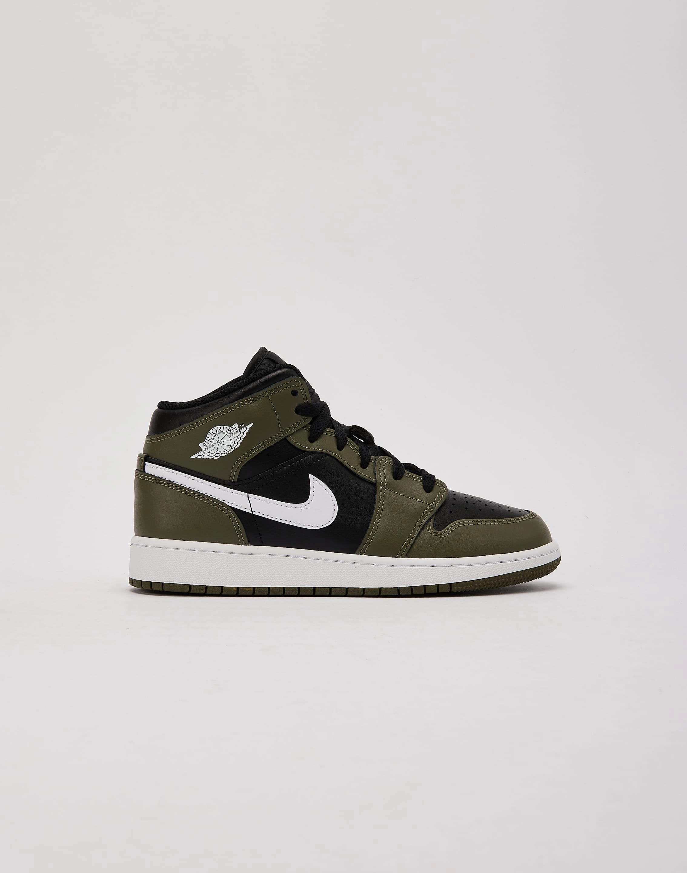 Patterned fashion (floral, stripes, etc.) Jordan Air Jordan 1 Mid Grade-School Clothing prices