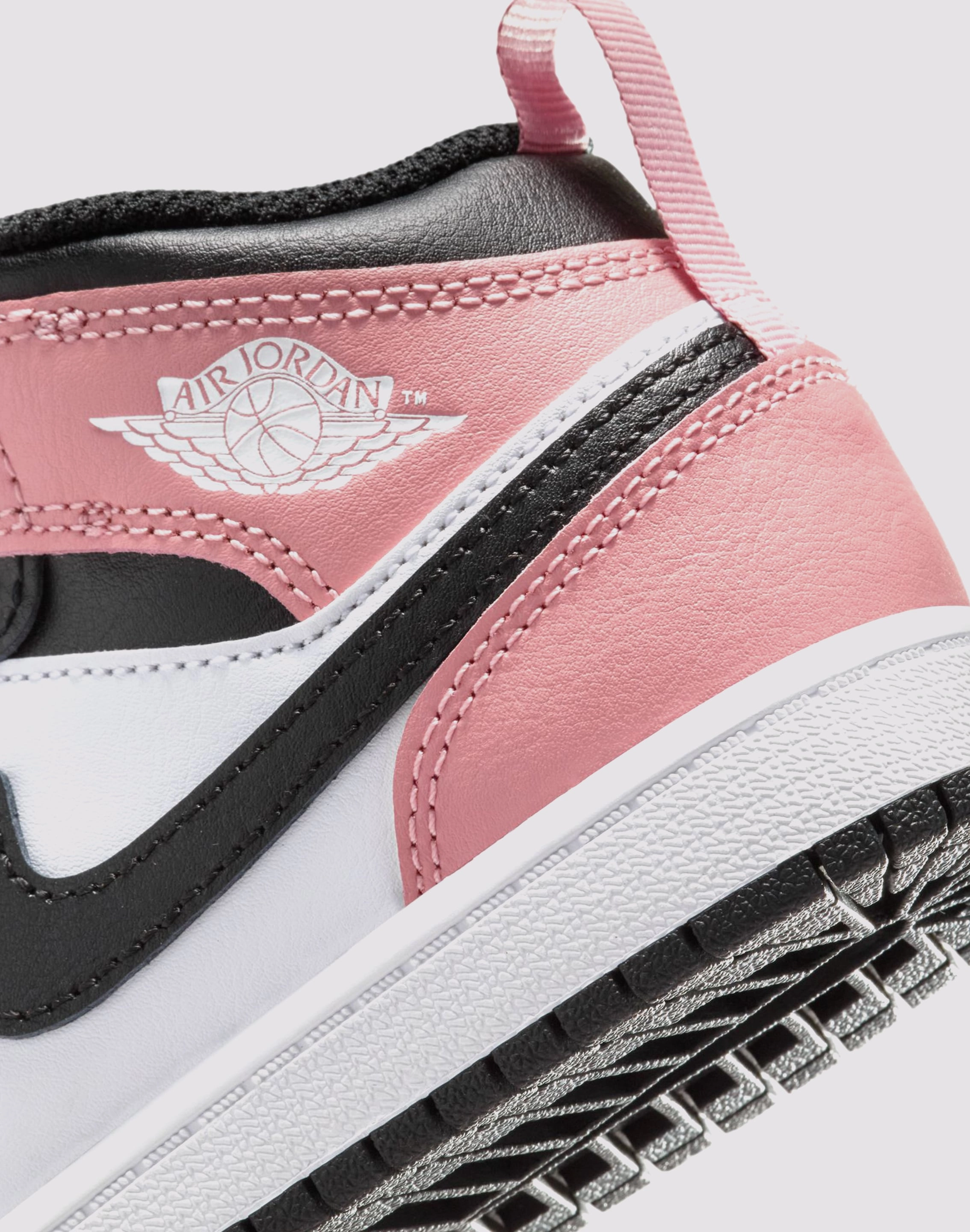 Jordan Air Jordan 1 Mid Pre-School Wardrobe staples