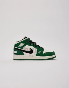 Jordan Air Jordan 1 Mid SE Grade-School Fashion swaps Everyday wear