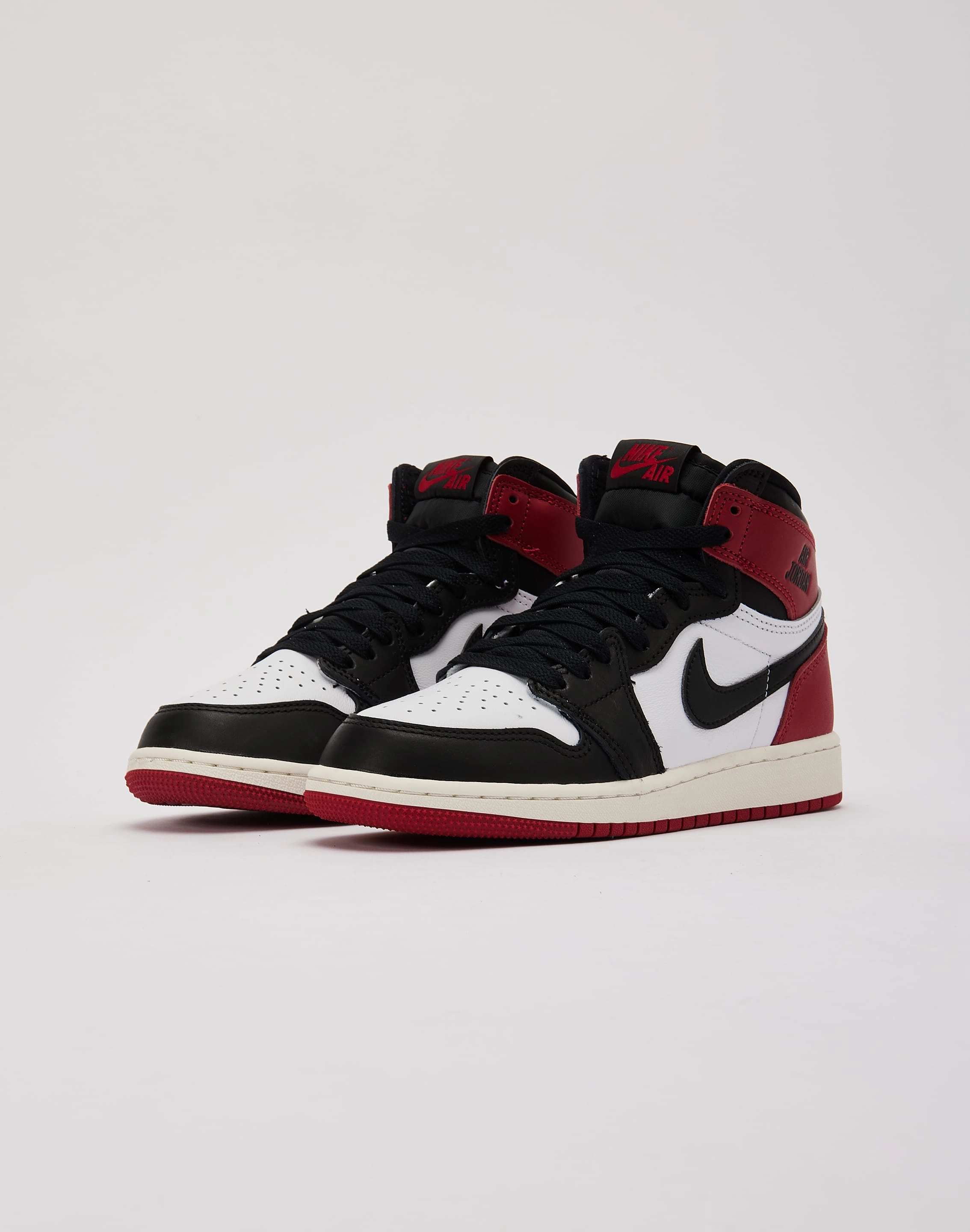 Jordan Air Jordan 1 Retro High OG 'Black Toe Reimagined' Grade-School Formal wear selections