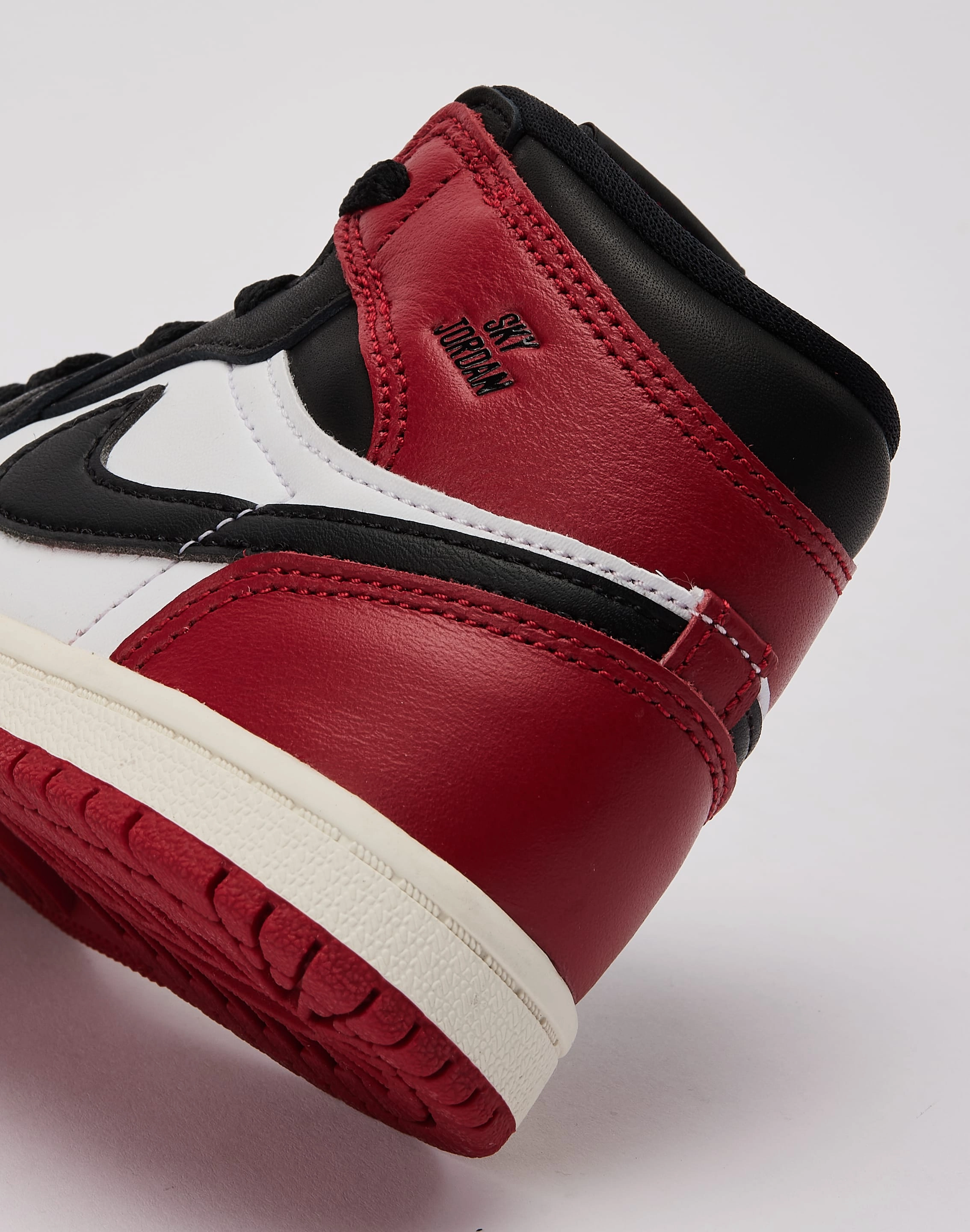 Jordan Air Jordan 1 Retro High OG 'Black Toe Reimagined' Toddler Everyday wear