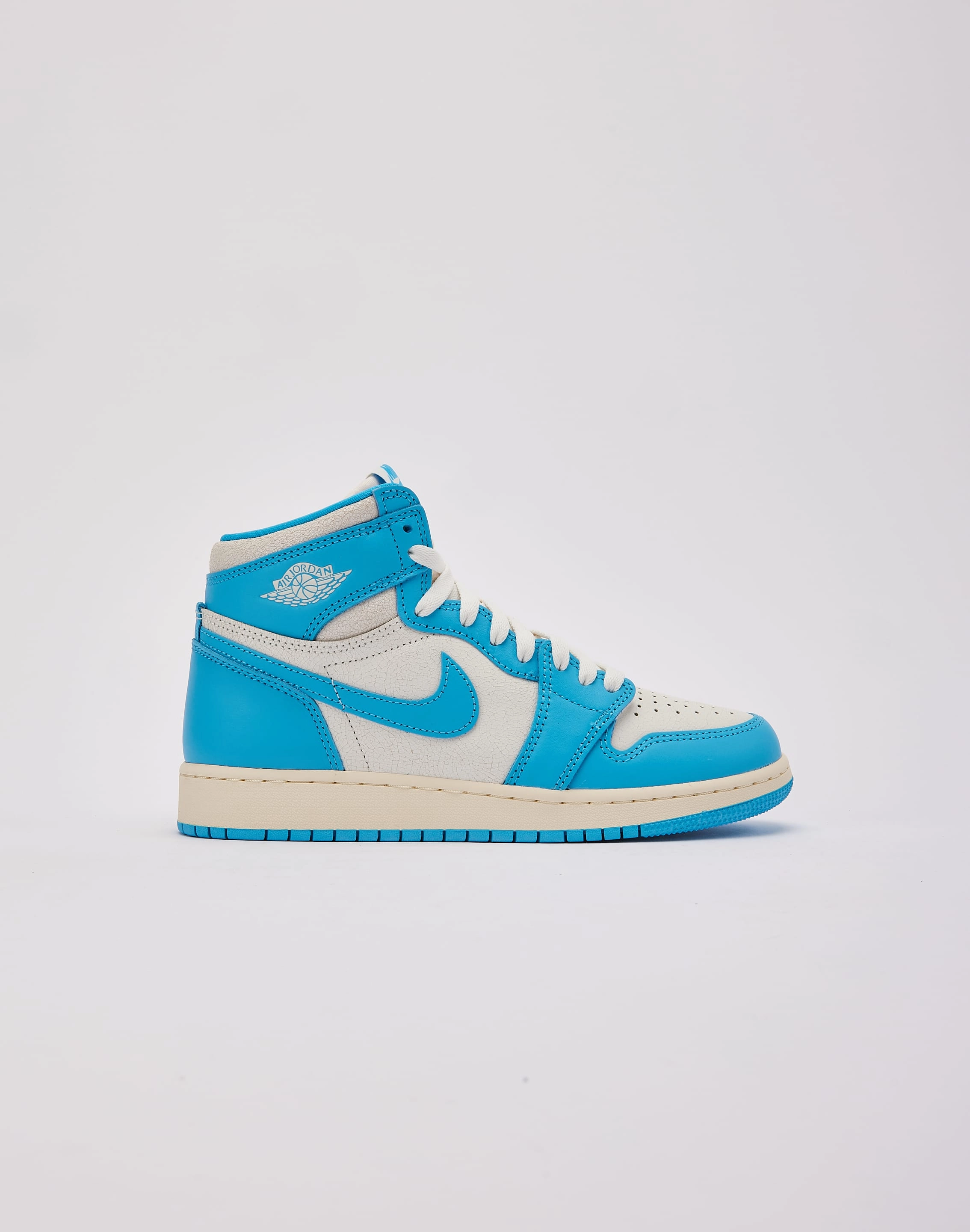 Jordan Air Jordan 1 Retro High OG 'UNC Reimagined' Grade-School Fashion-forward items Fashion bloggers' picks