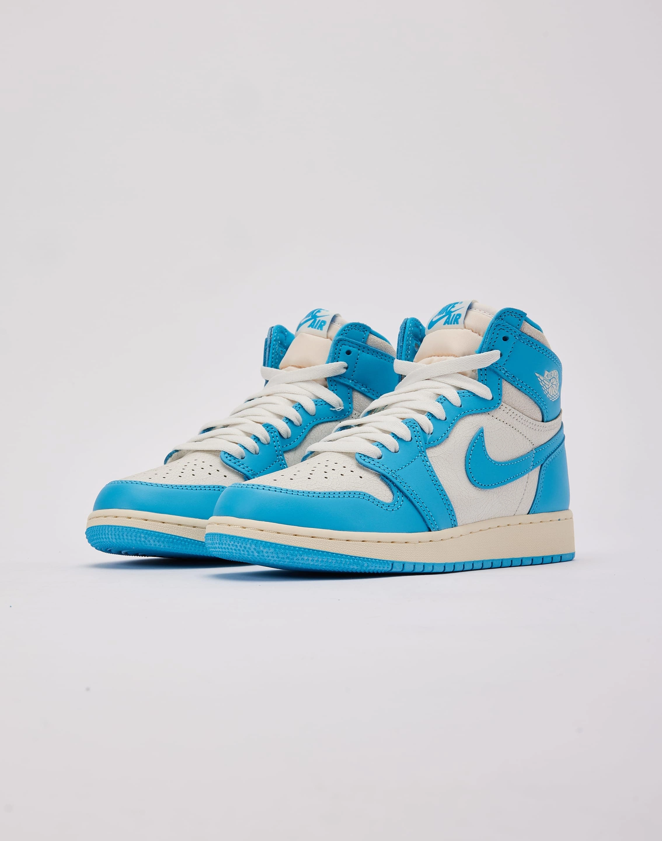 Jordan Air Jordan 1 Retro High OG 'UNC Reimagined' Grade-School Fashion-forward items