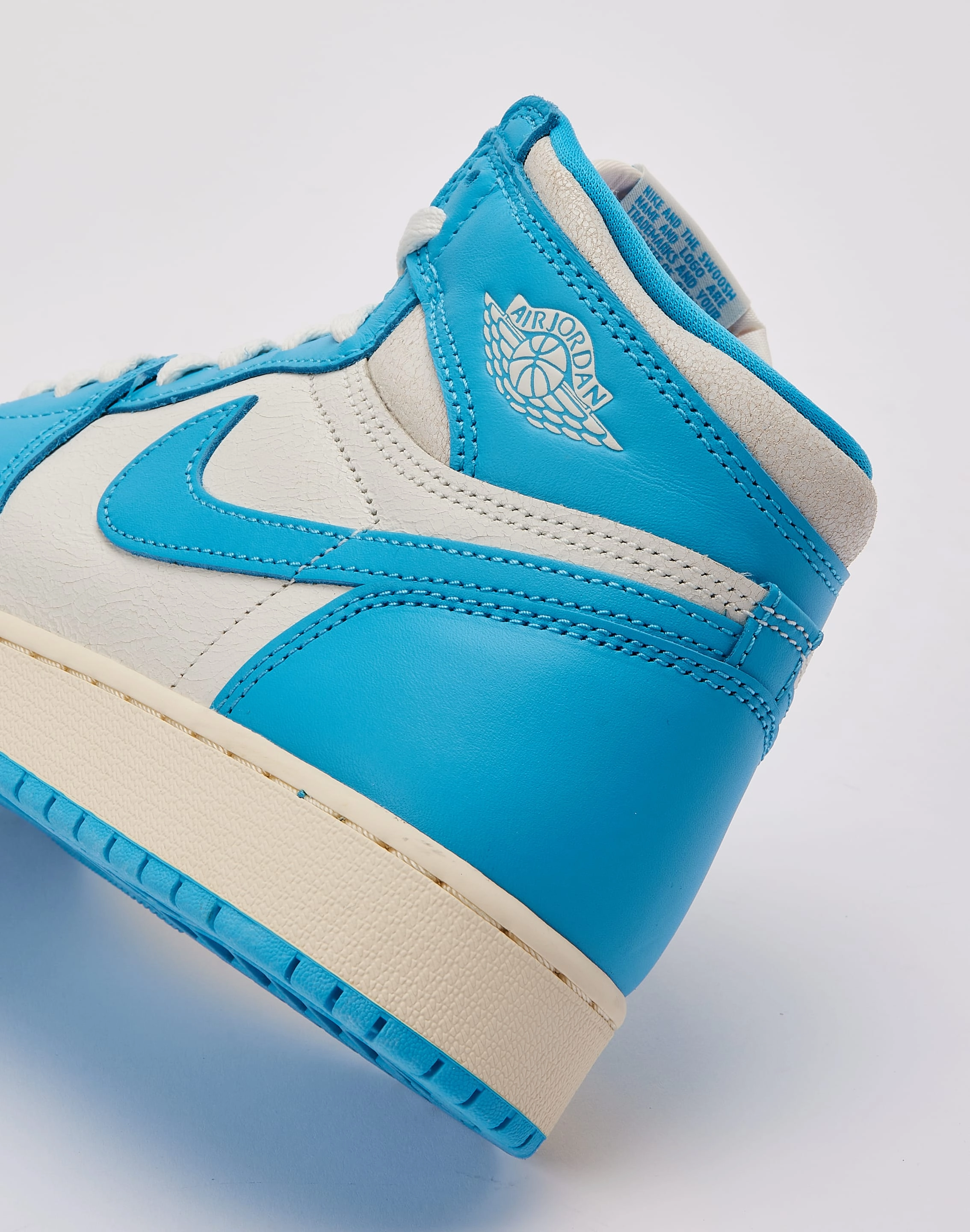 Jordan Air Jordan 1 Retro High OG 'UNC Reimagined' Grade-School Fashion-forward items