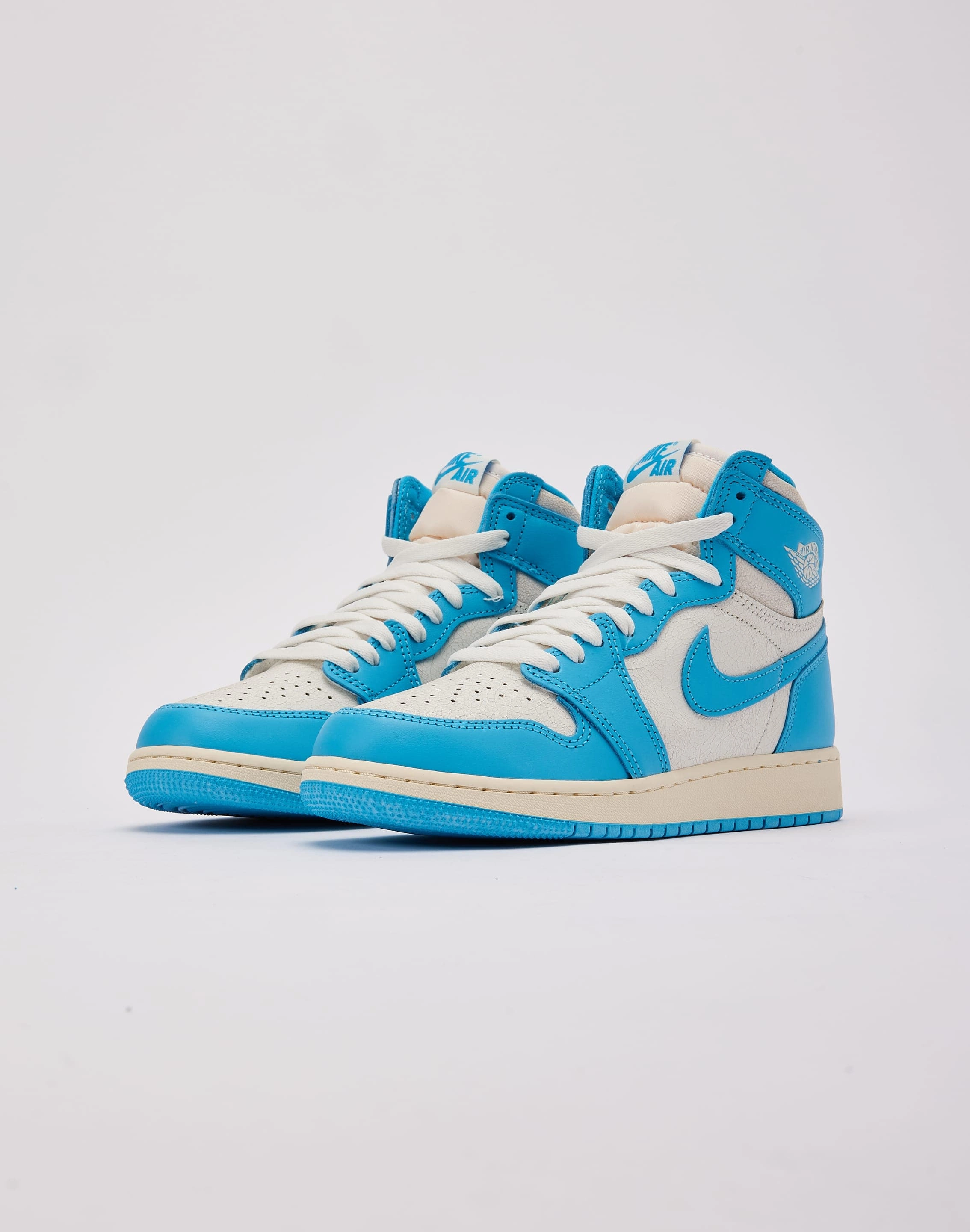 Jordan Air Jordan 1 Retro High OG 'UNC Reimagined' Grade-School Fashion-forward items