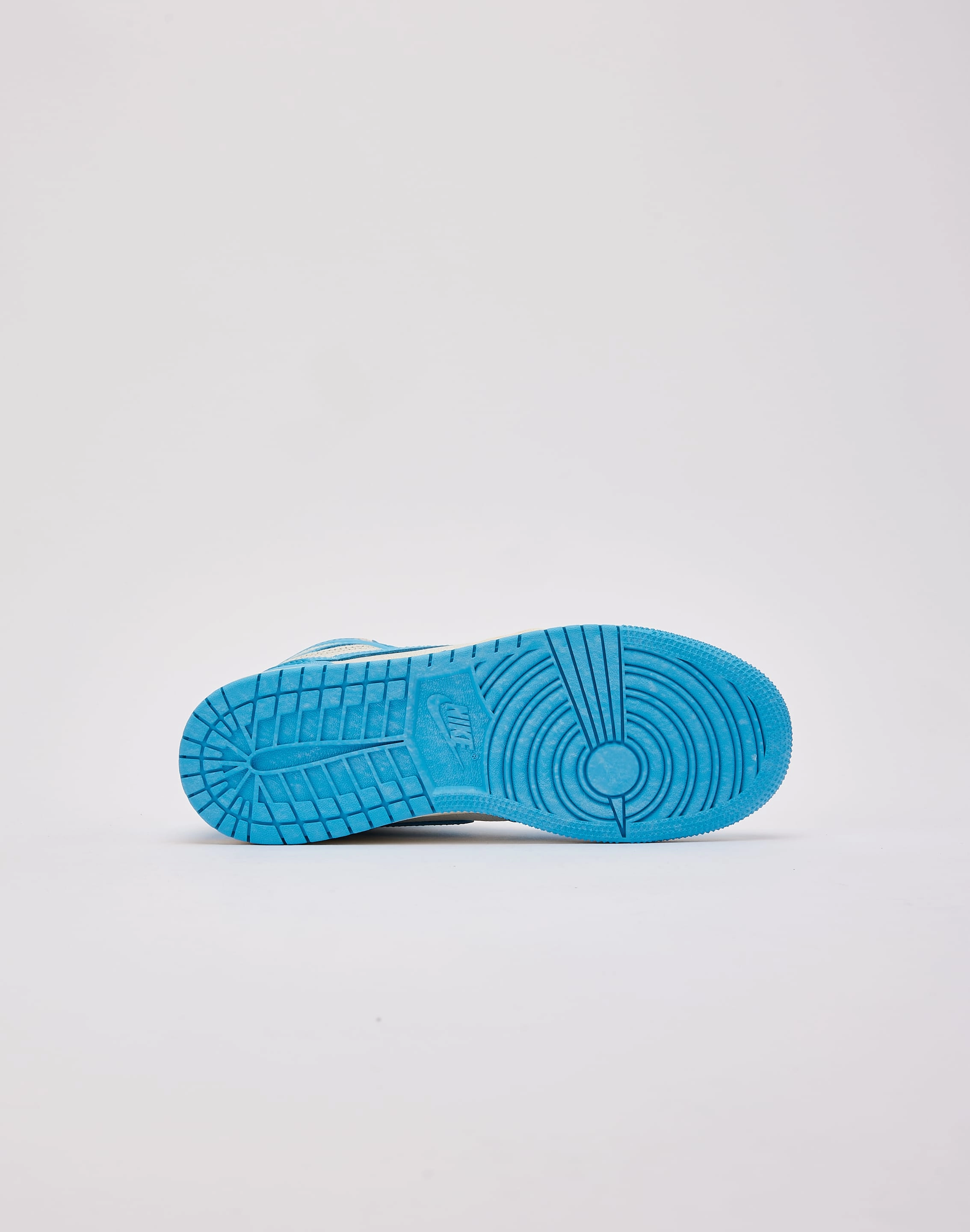 Jordan Air Jordan 1 Retro High OG 'UNC Reimagined' Grade-School Fashion-forward items