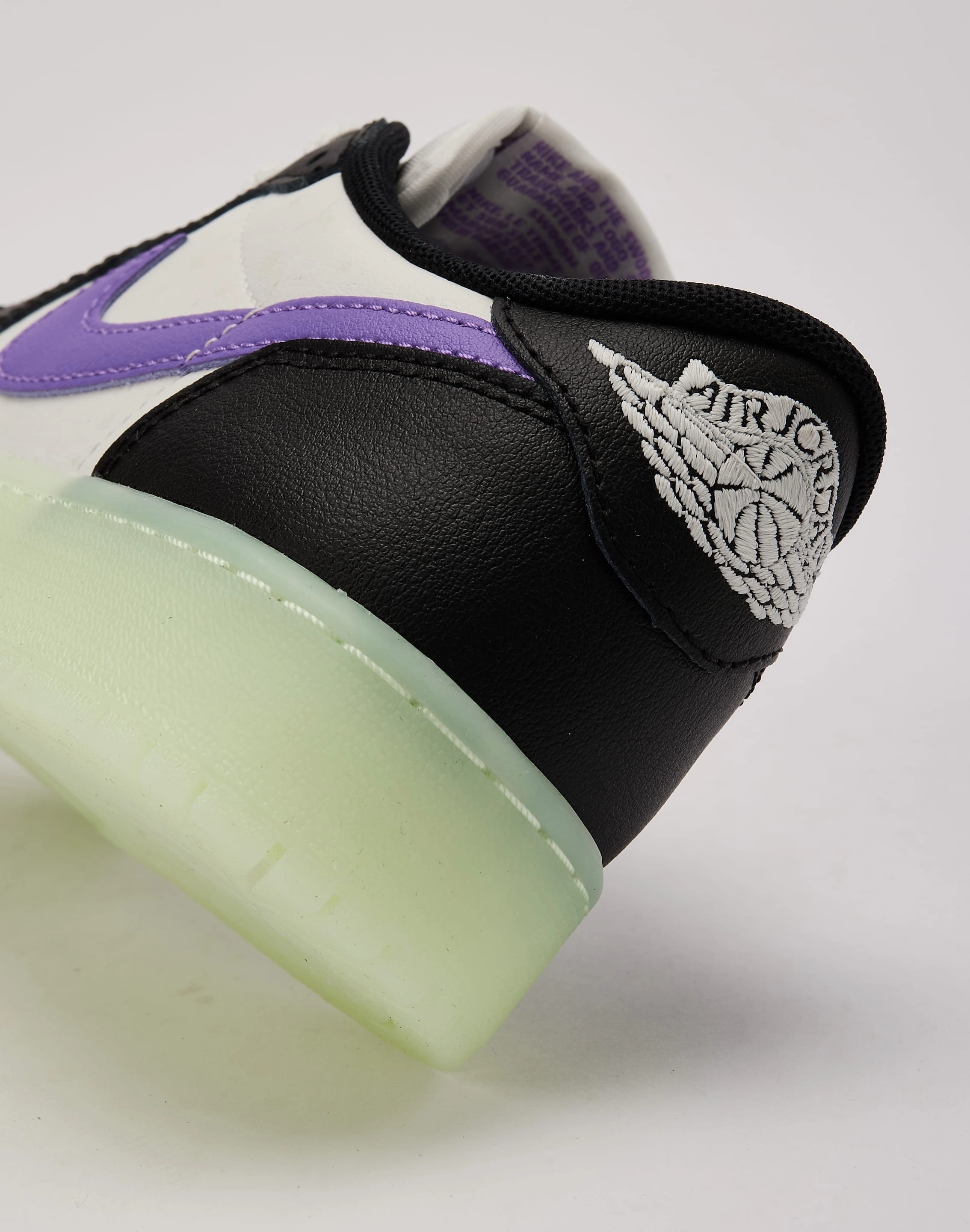 Jordan Air Jordan 1 Retro Low OG 'Black Raspberry' Grade-School Comfortable apparel